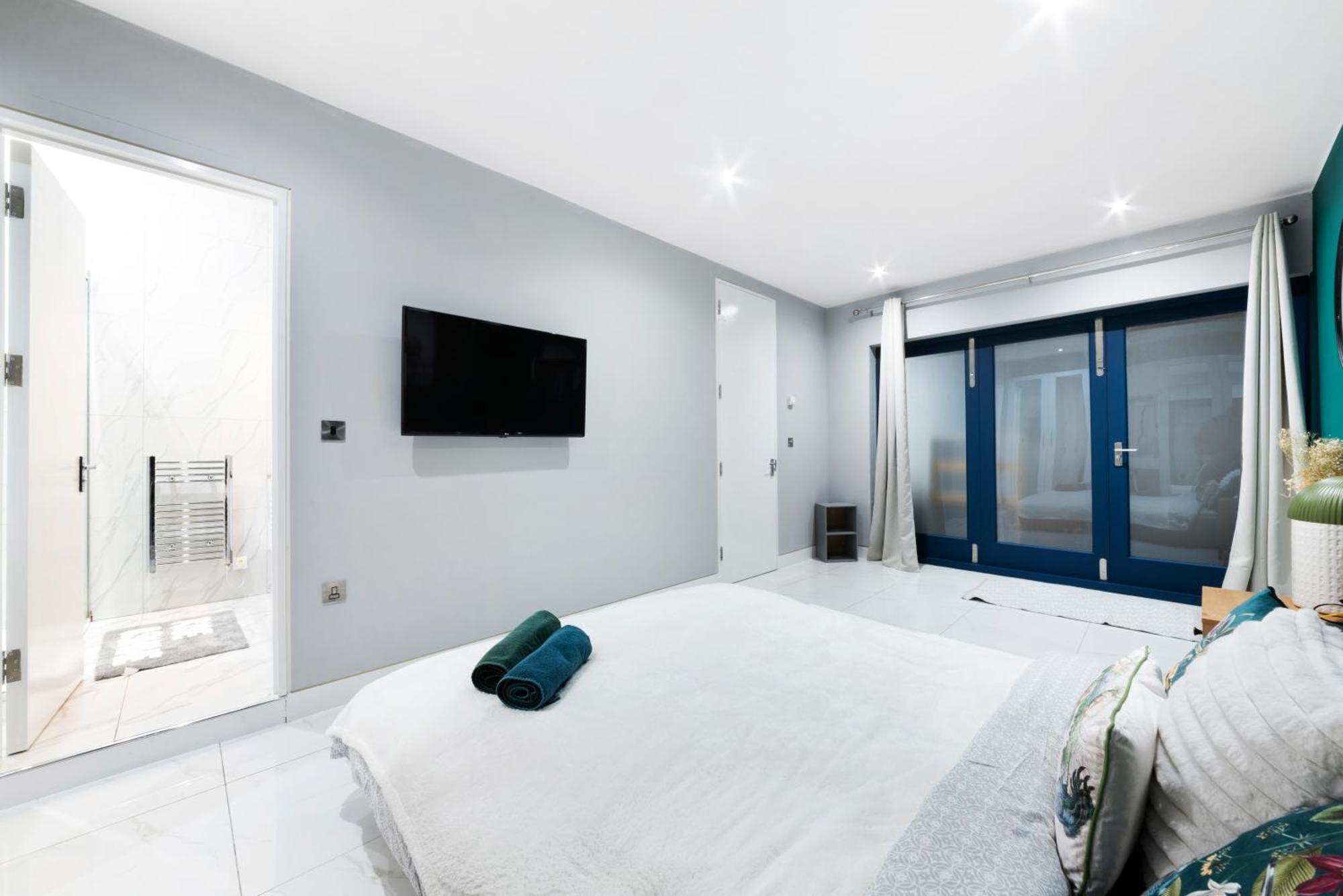 High Ceiling Modern Heart Of Appartamento Londra