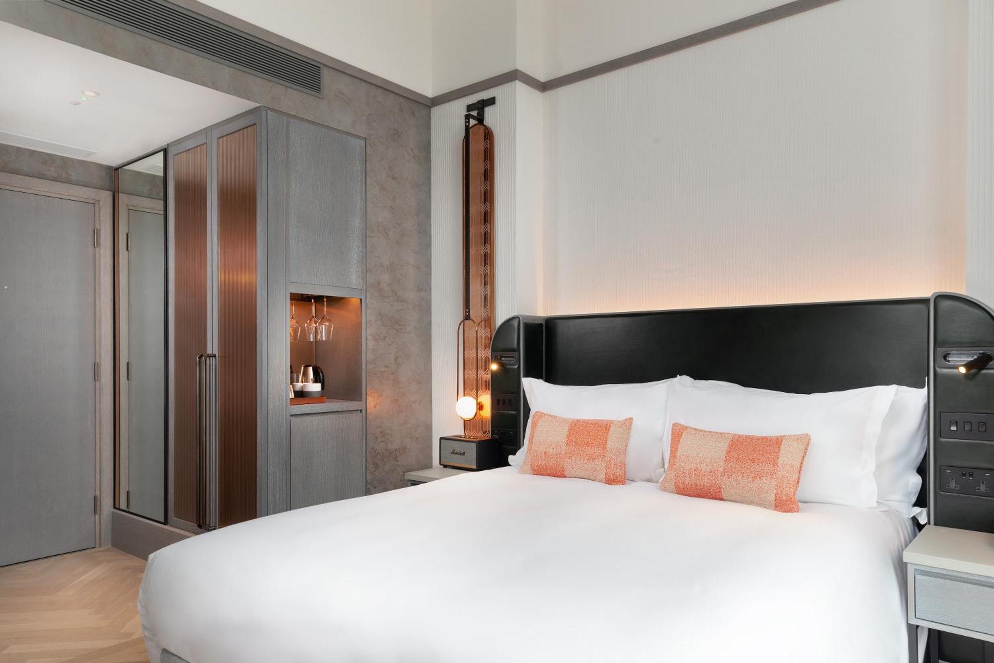 Hart Shoreditch London, Curio Collection By Hilton Hotell