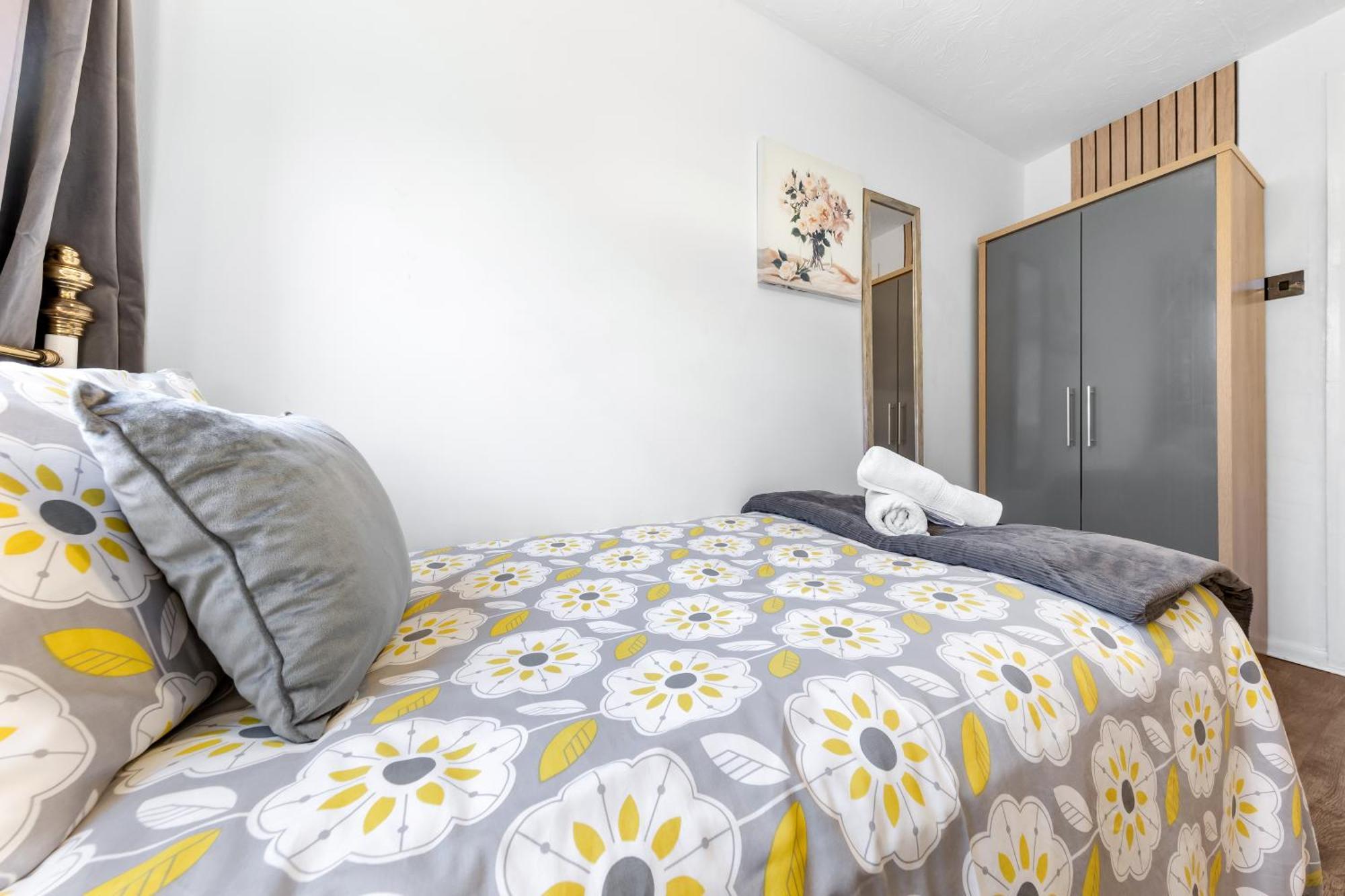 Luxe 2bed, Free Parking And Permit, Great Transport Links Lejlighed London