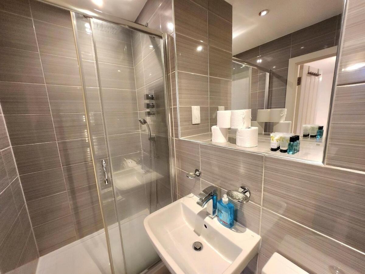 Comfortable 2br Flat - 1 Min To Tube, Sleeps 6 * Londres