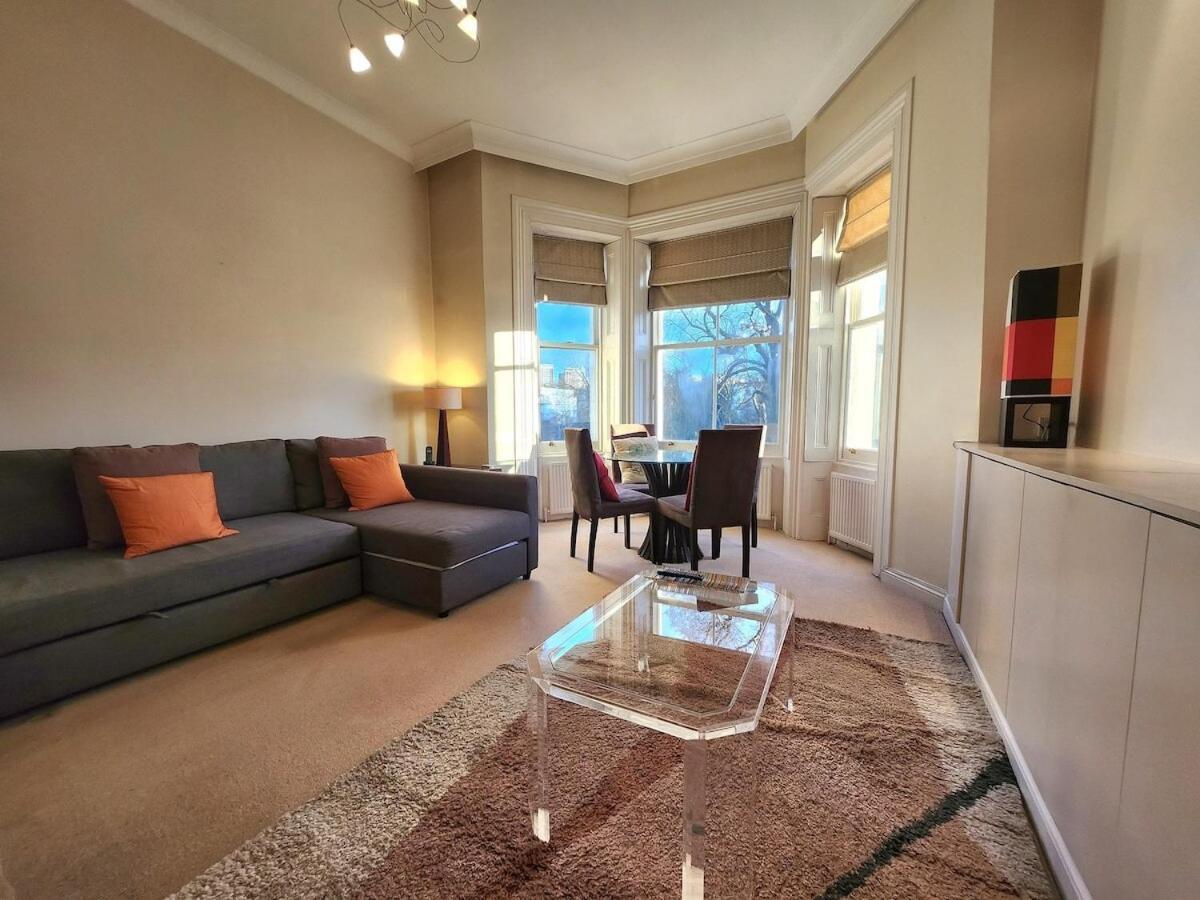 Appartement Elegant 2br Steps From Tube