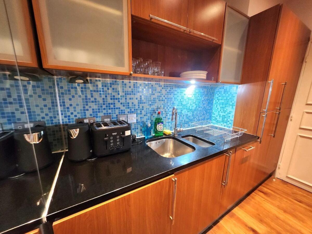Elegant 2br Steps From Tube Appartement Londres