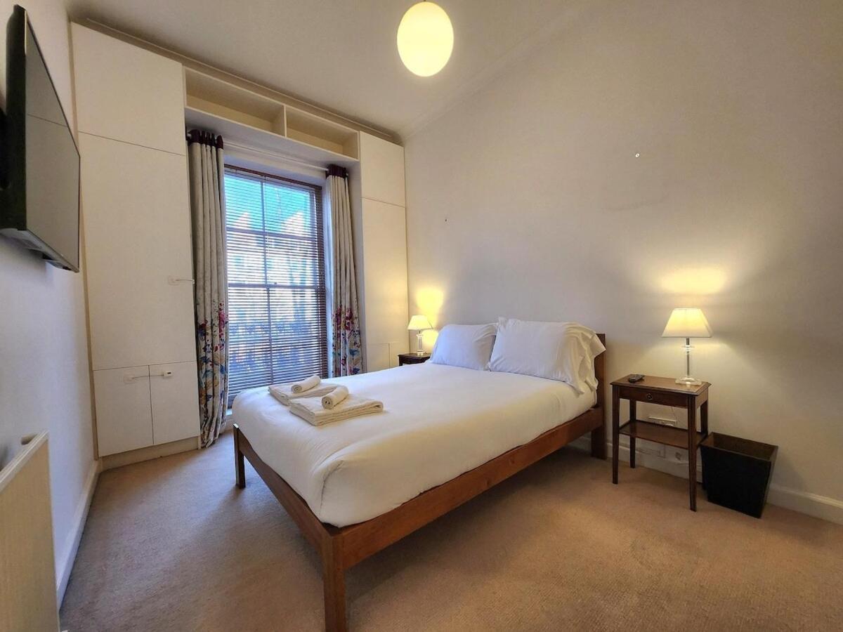 Elegant 2br Steps From Tube Appartement *