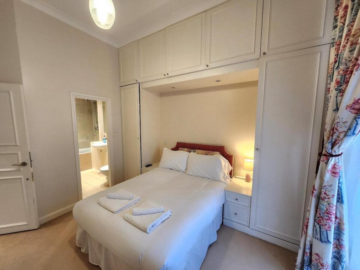 Elegant 2br Steps From Tube Appartement Londres
