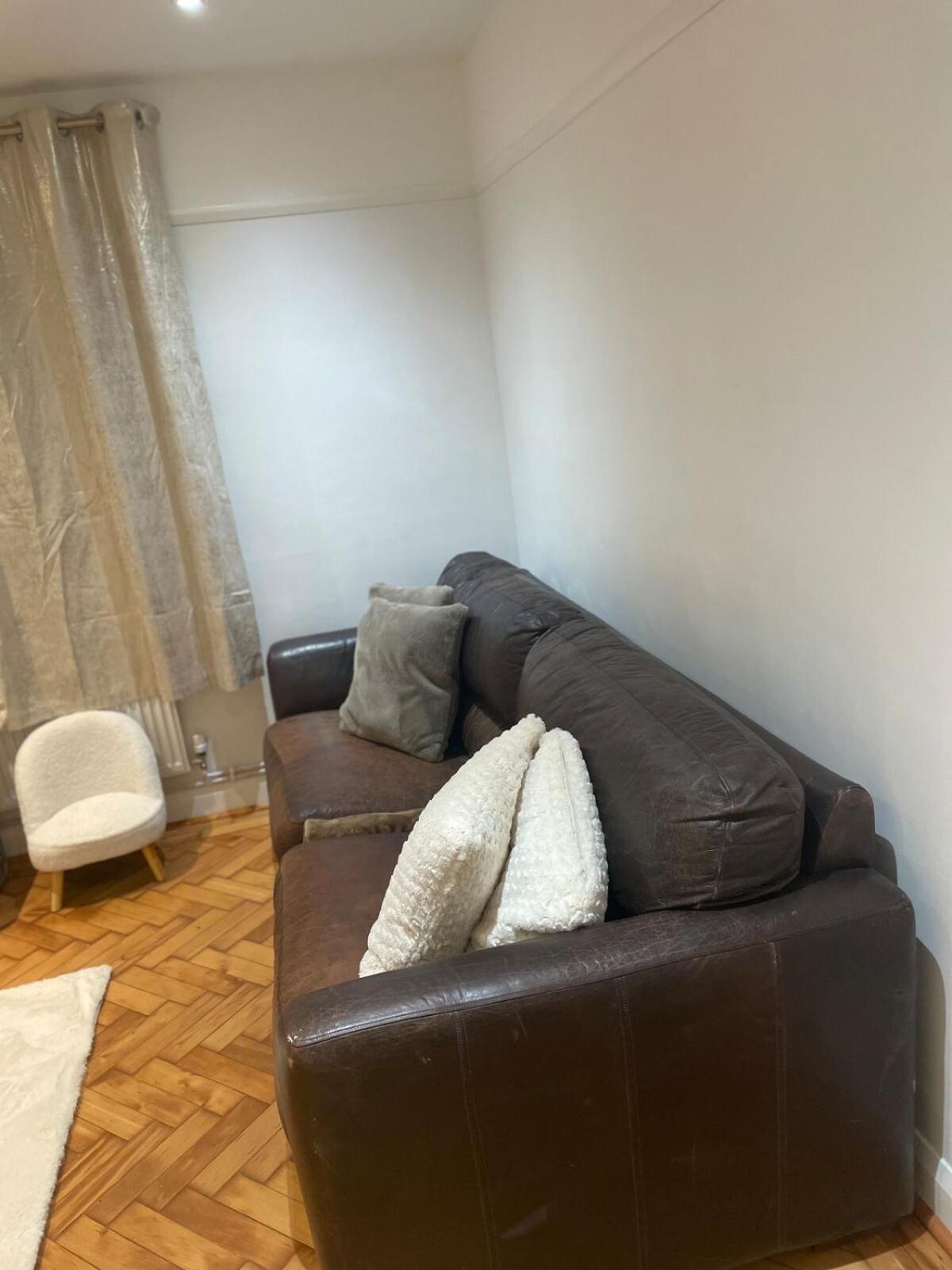 2 Bed Flat Near Main Acton Line Apartment *