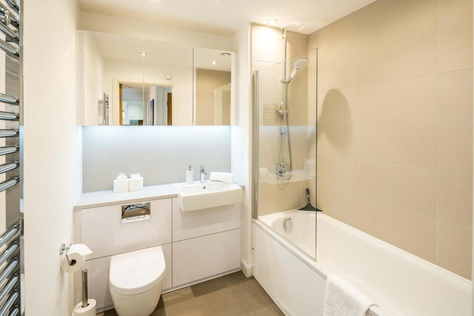 Modern 3-bed Flat In Bermondsey Leilighet London