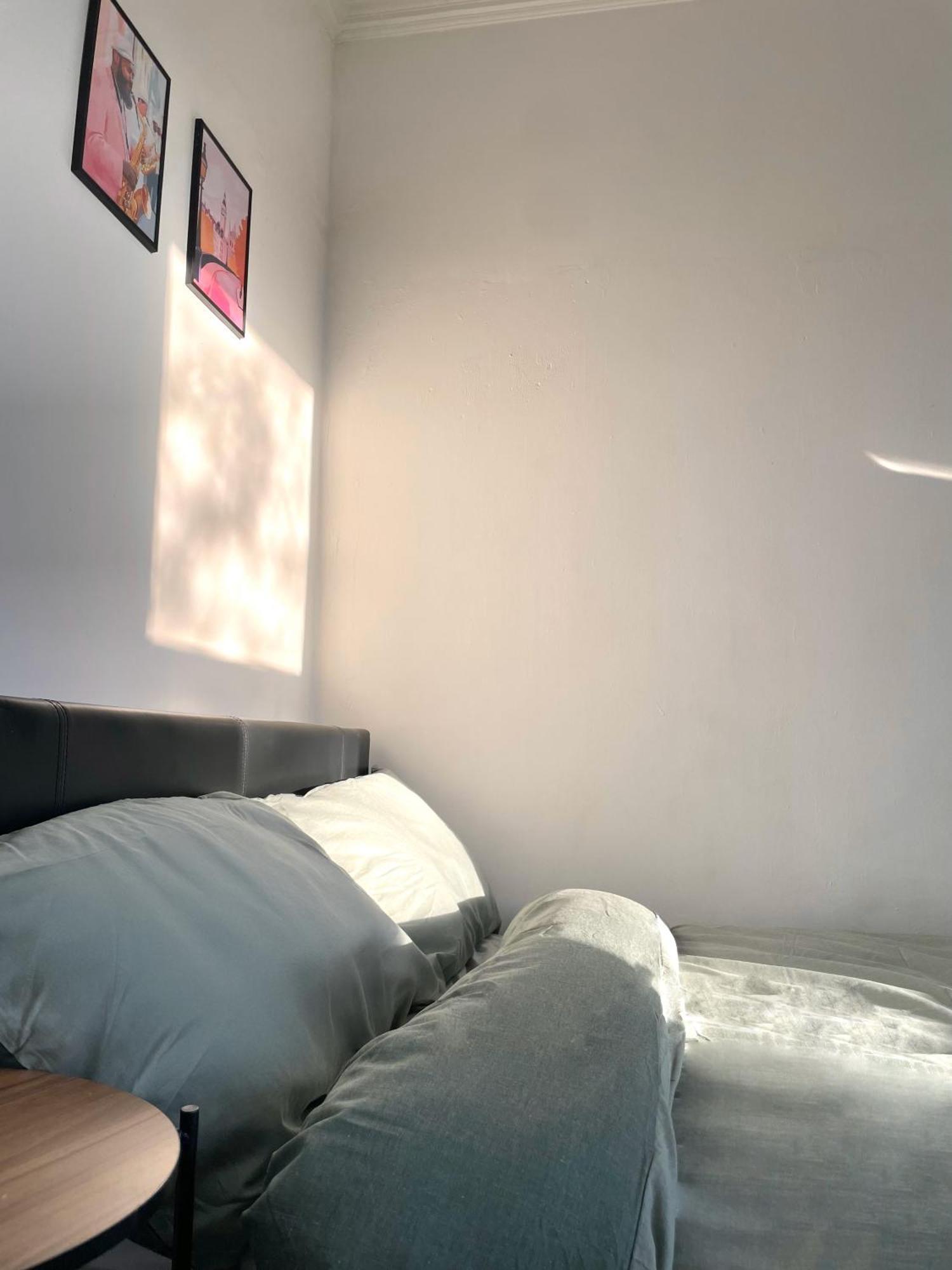 Gasthof Cosy Double A Stones Throw From Wembley Stadium London