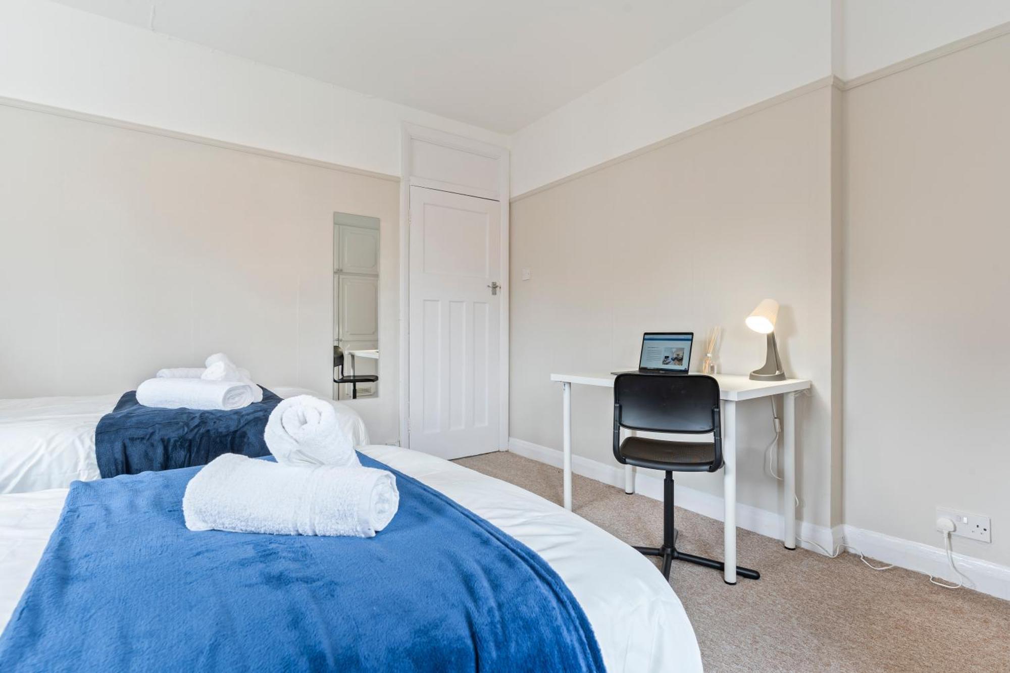 Serviced Wembley Stadium * Londra