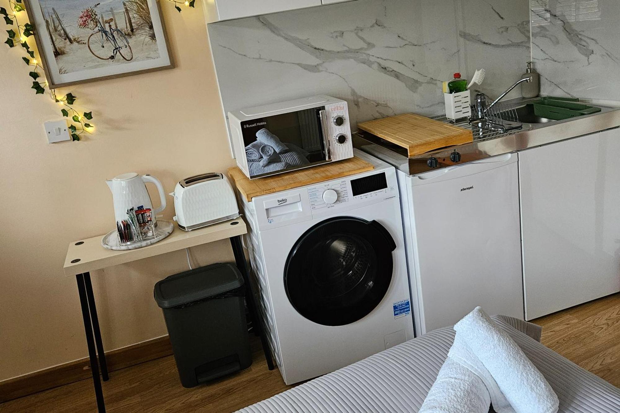 Cockfosters - - Sleeps 3 - Near Underground Londen