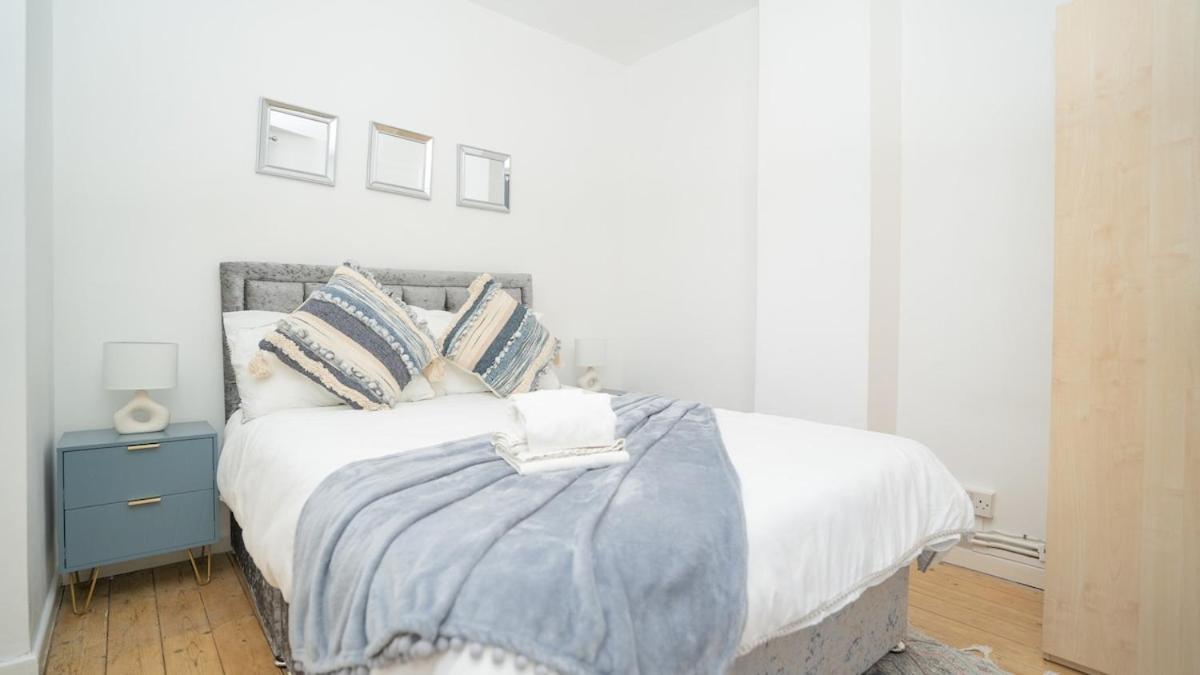 Golden Maisonette Next To Camden Town With Private Parking
