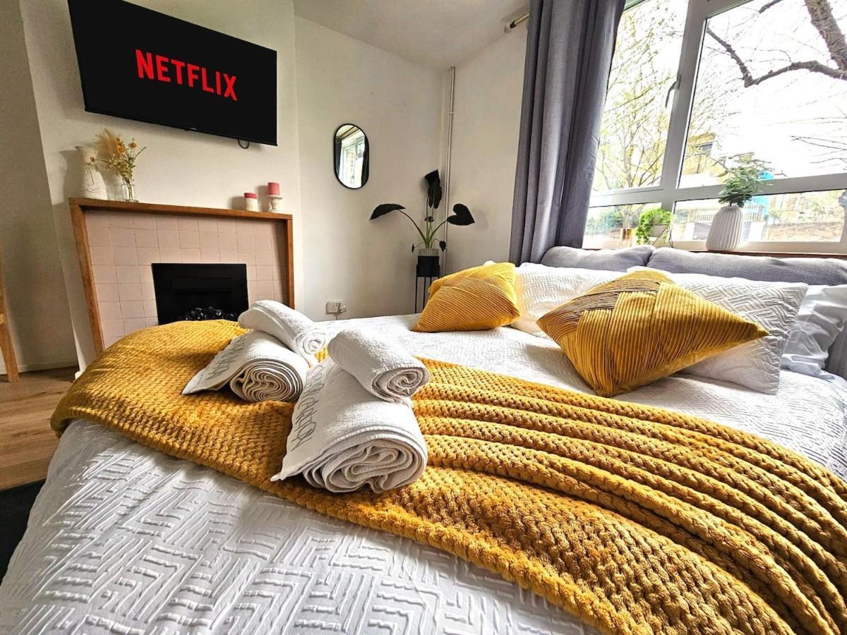 Golden Maisonette Next To Camden Town With Private Parking Appartamento Londra