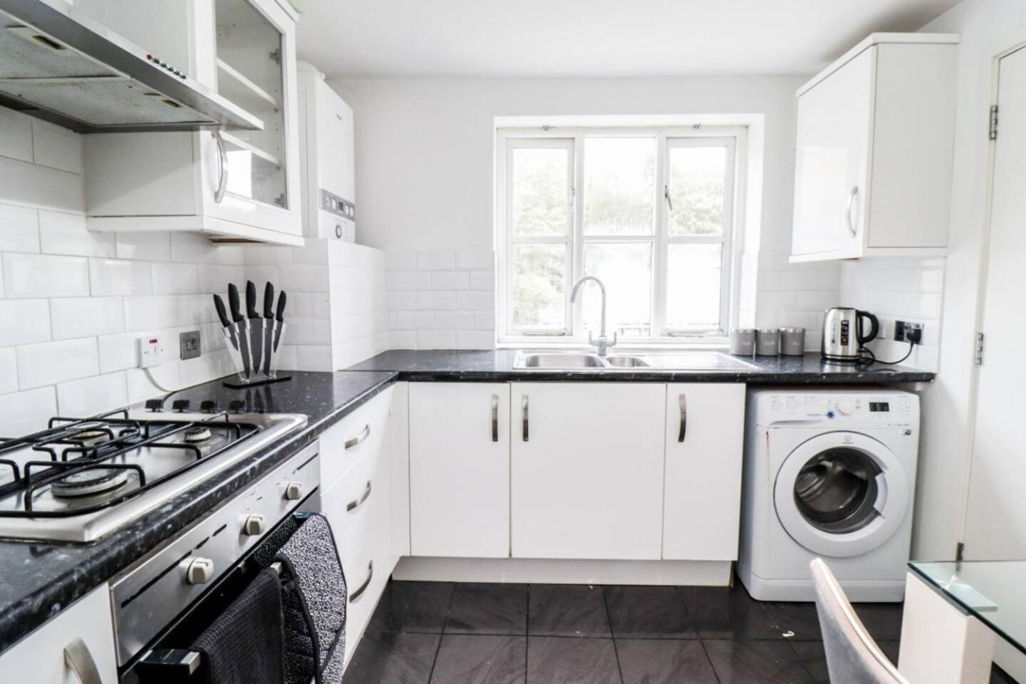 Apartment Modern 2br Flat In Bentley House *