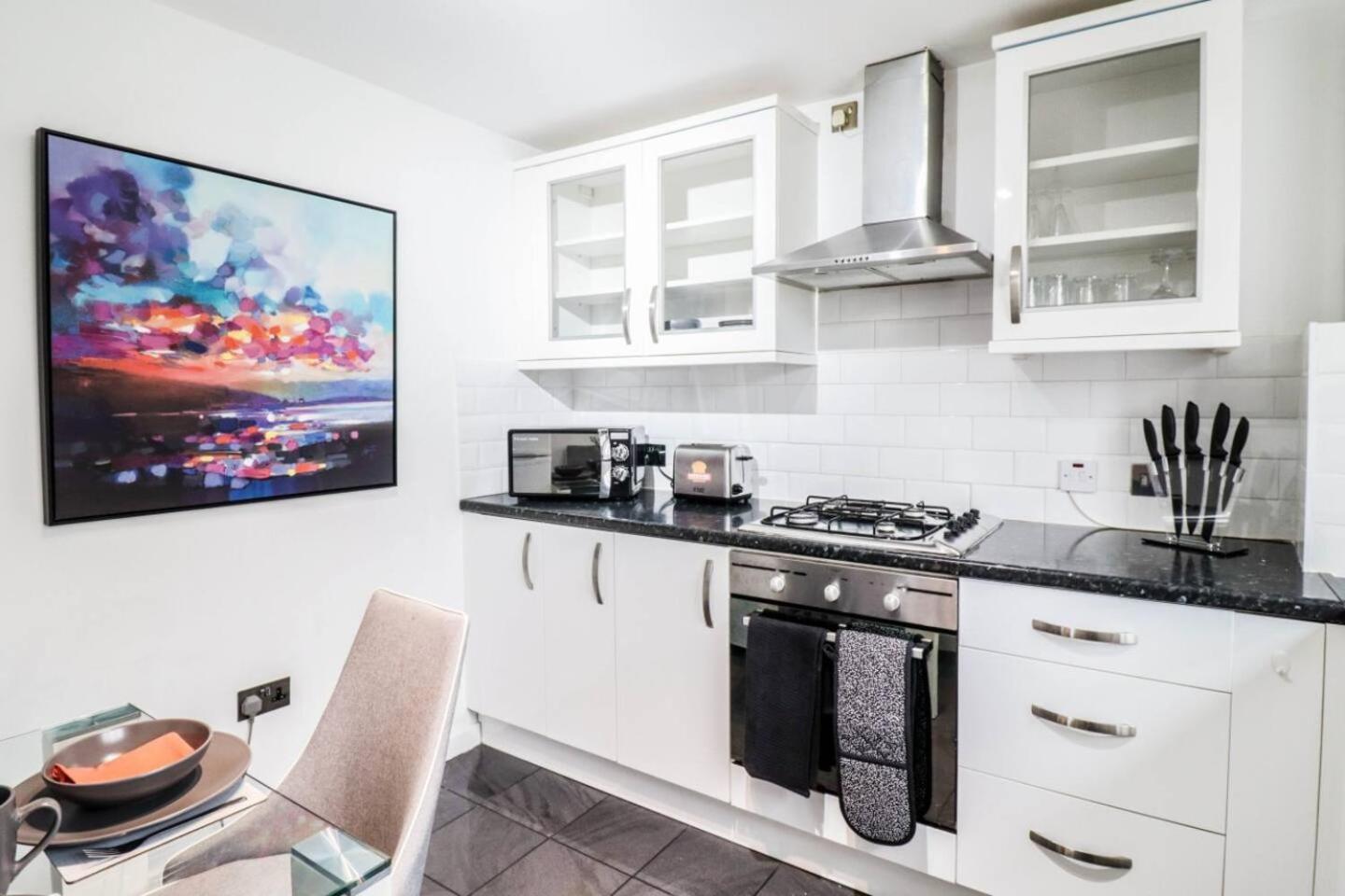 Modern 2br Flat In Bentley House London