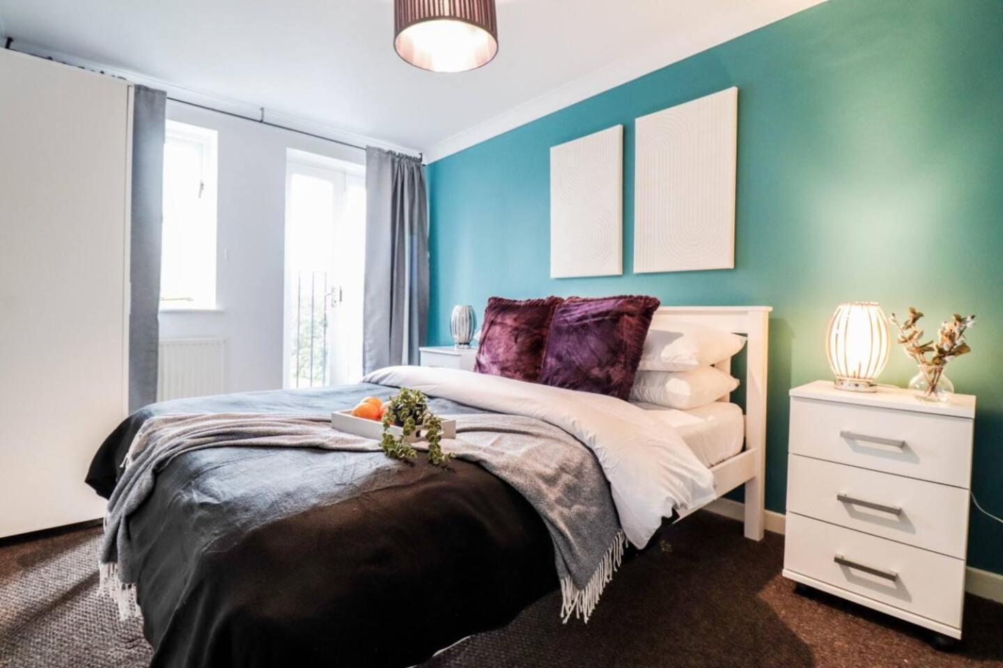 Modern 2br Flat In Bentley House Apartment London