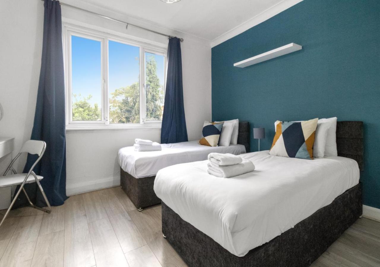 Comfortable & Convenient Spacious Private In Downshill Way * London