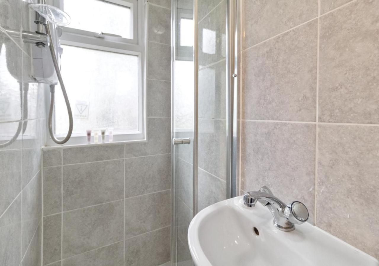 Lägenhet Comfortable & Convenient Spacious Private In Downshill Way