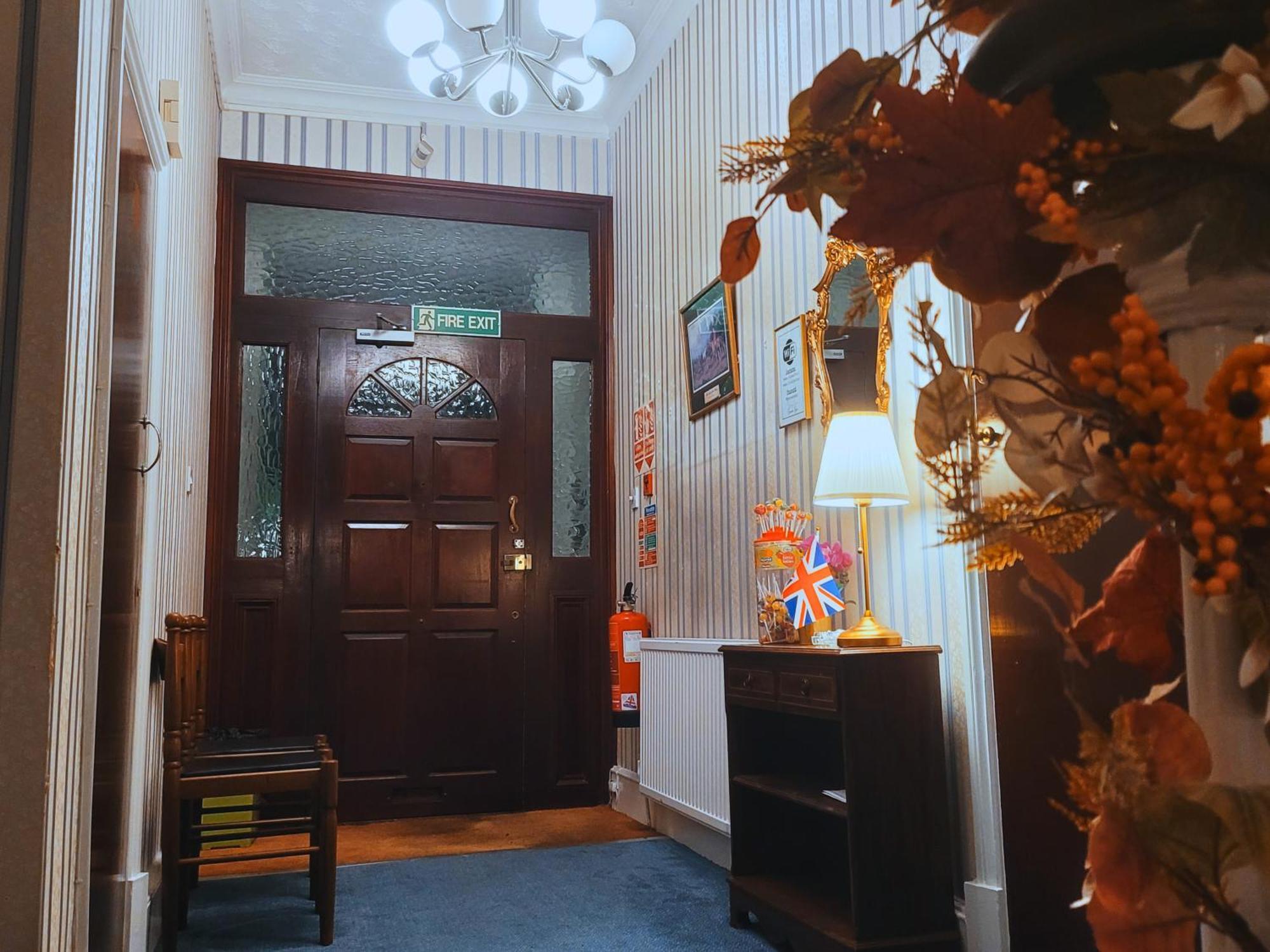 Hotel Helen's Near Wembley