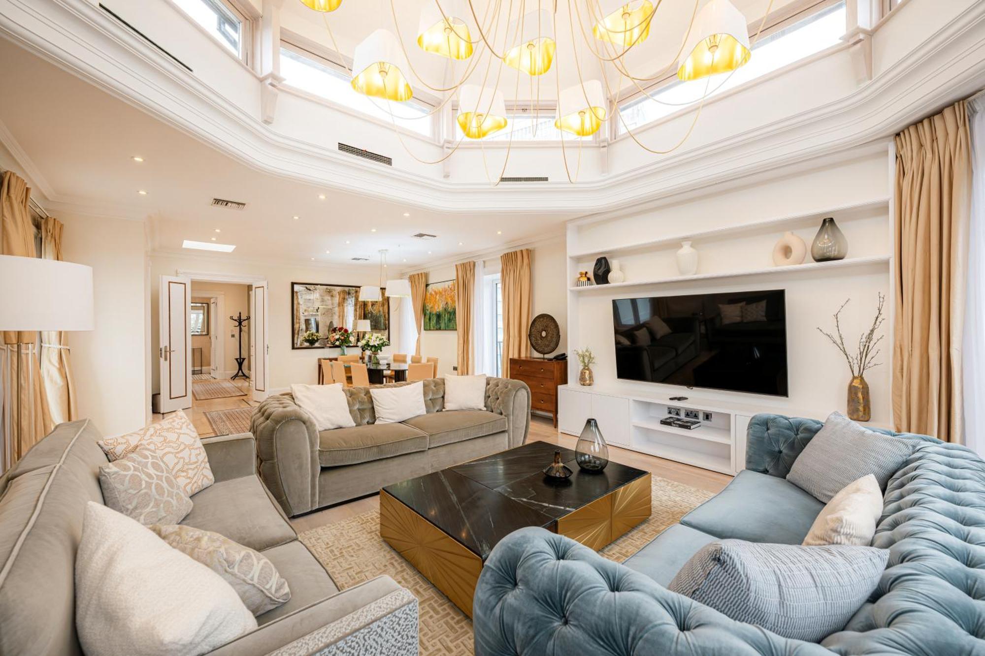 Fountain House - Aparthotel 5*