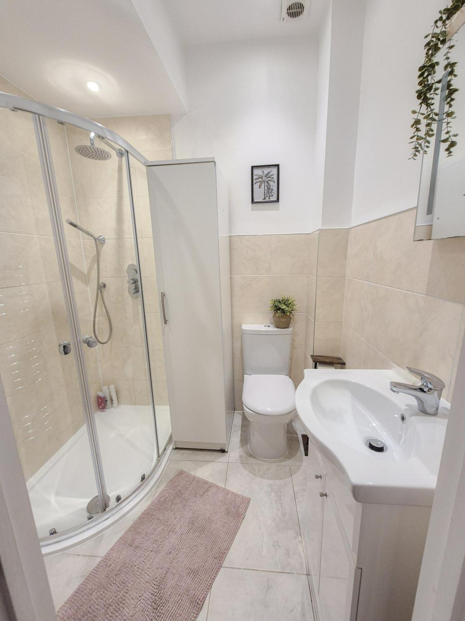 Cozy 2-bedroom With Free Wi-fi In Shepherds Bush Near Westfield * Londres