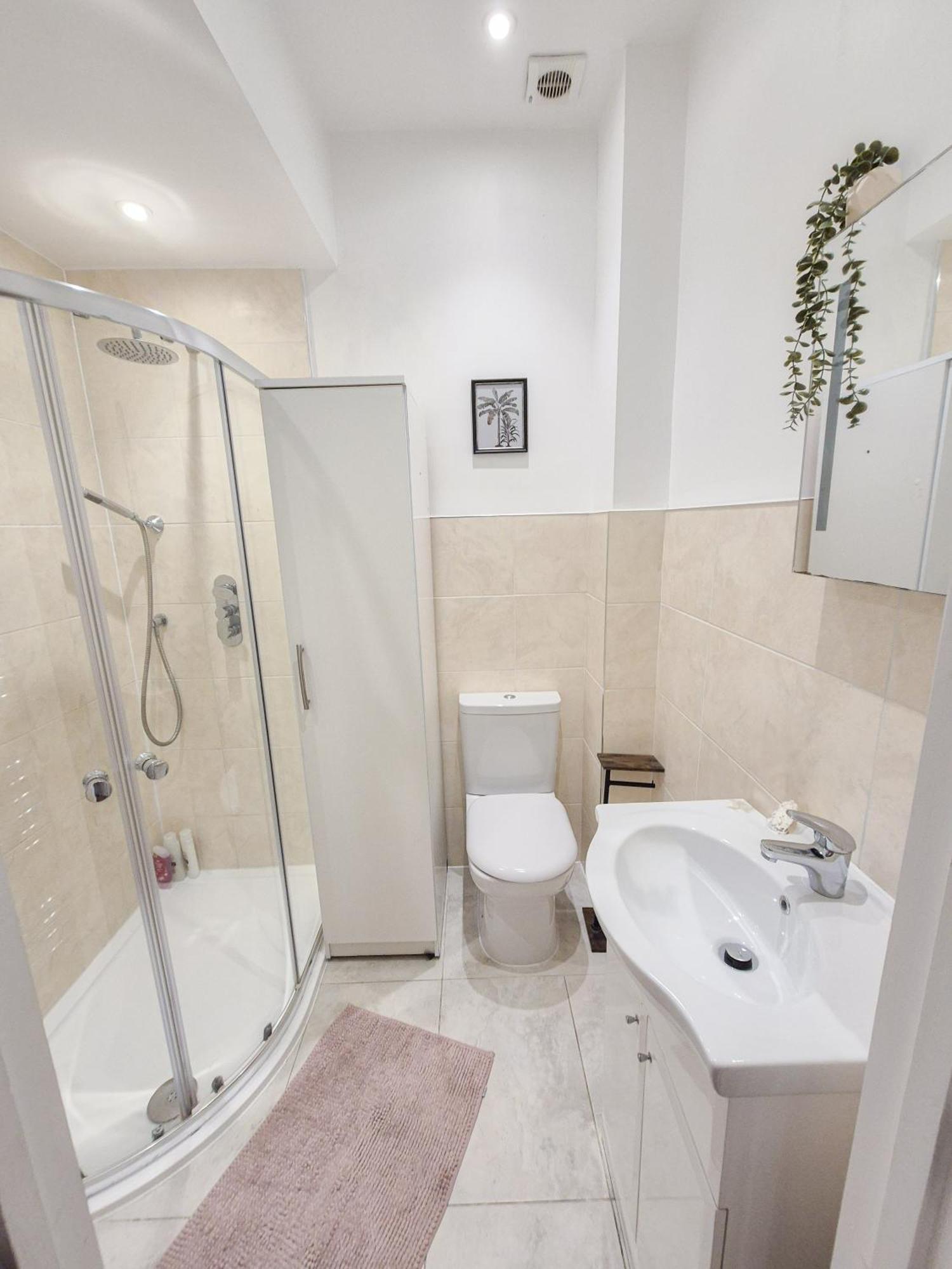 Appartement Cozy 2-bedroom With Free Wi-fi In Shepherds Bush Near Westfield Londres