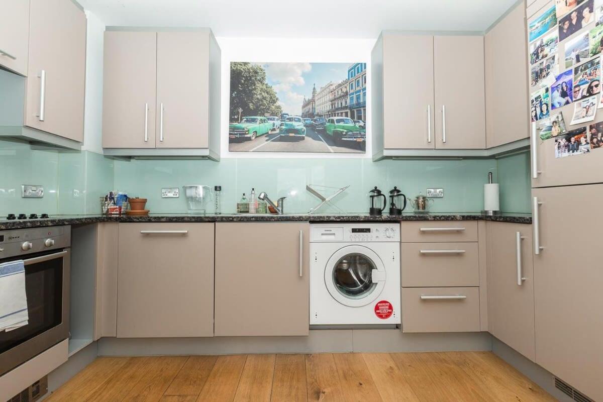 2 Bedroom East With Lovely Views Lejlighed