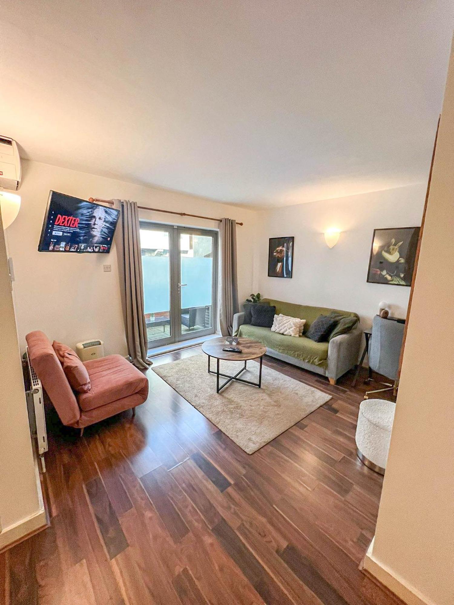 Stunning 1-bedroom Flat In Canary Wharf Free Parking Near Museum Lejlighed *