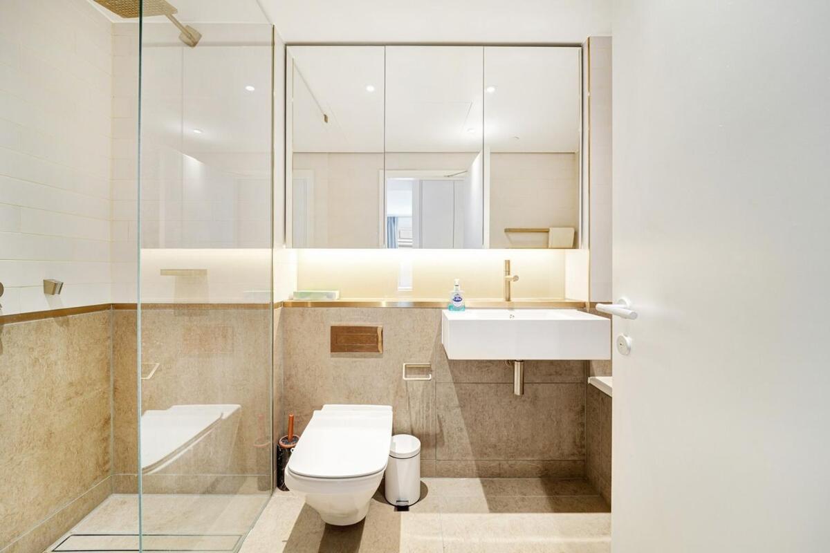 Spacious 3-bedroom With Stunning Battersea Views Lägenhet *