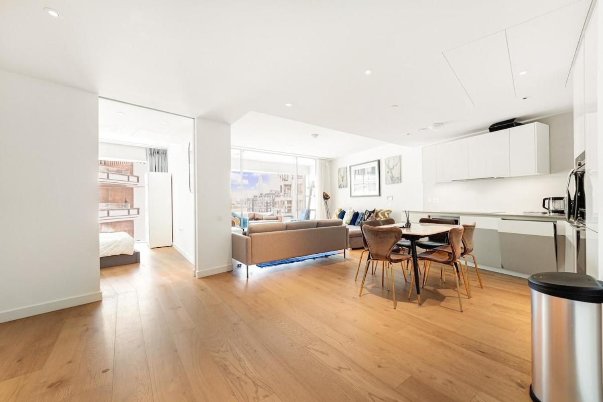 Lägenhet Spacious 3-bedroom With Stunning Battersea Views *
