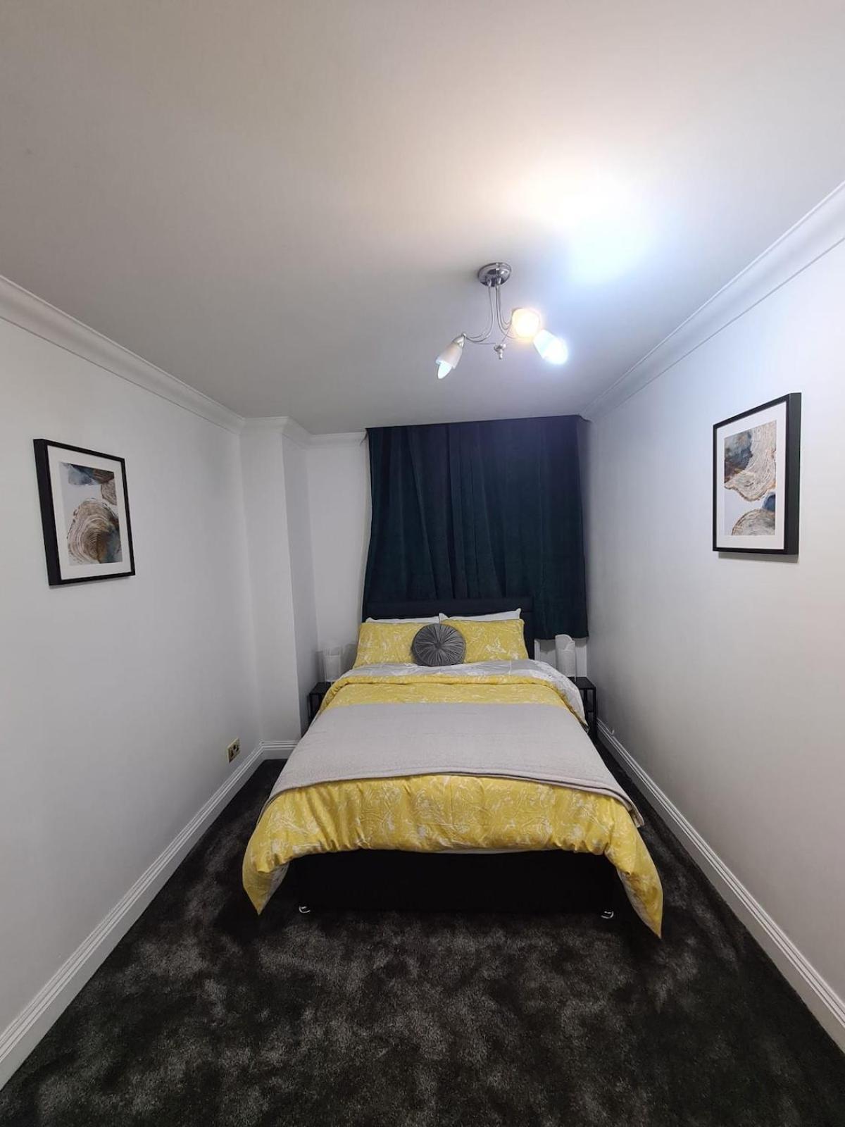 Leilighet Luxurious 3 Bed Flat In Kilburn London
