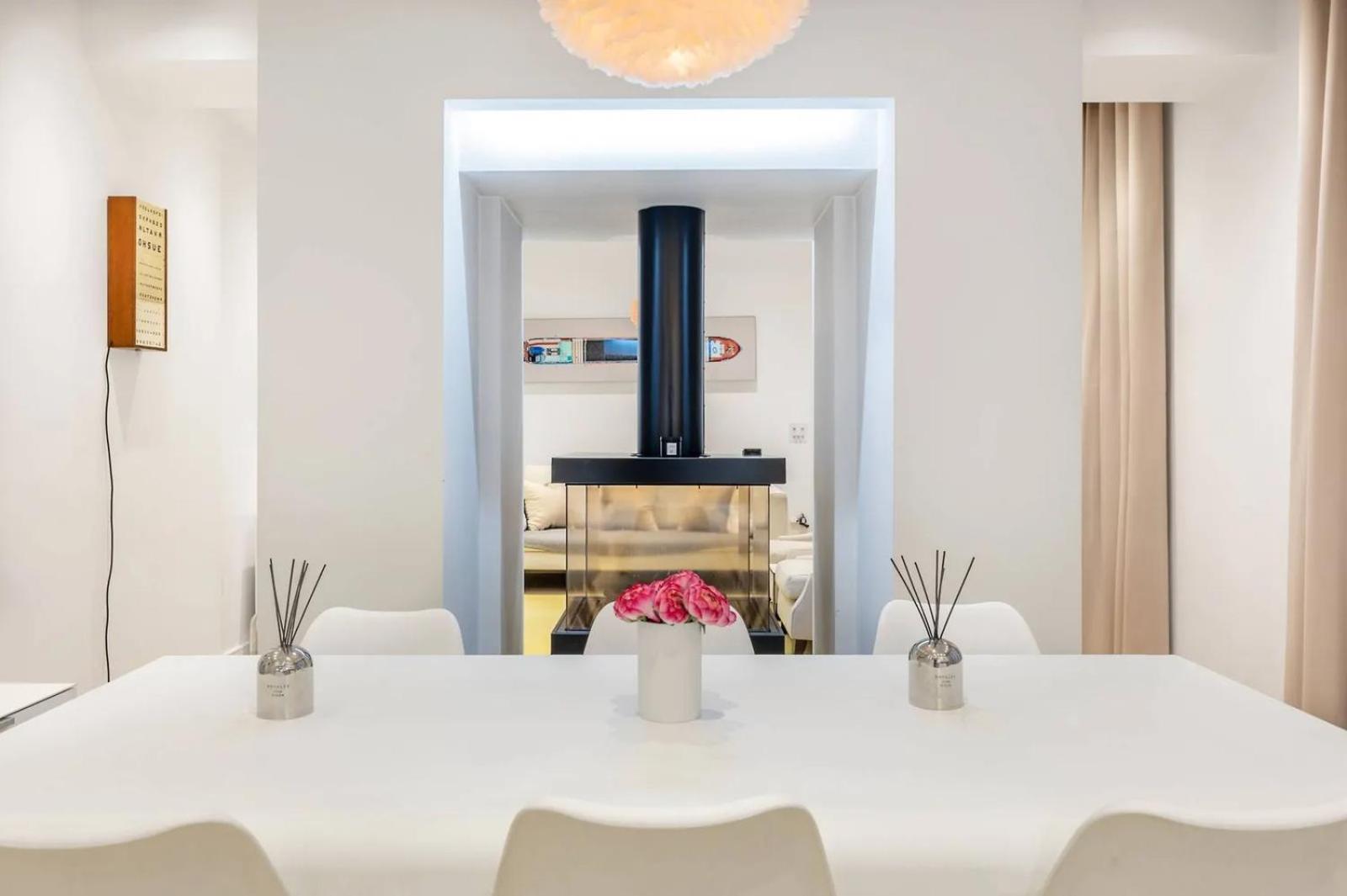 Luxurious 3-bedroom & 3 Bathroom Flat With Indoor Fireplace And Patio In Mayfair Lägenhet *