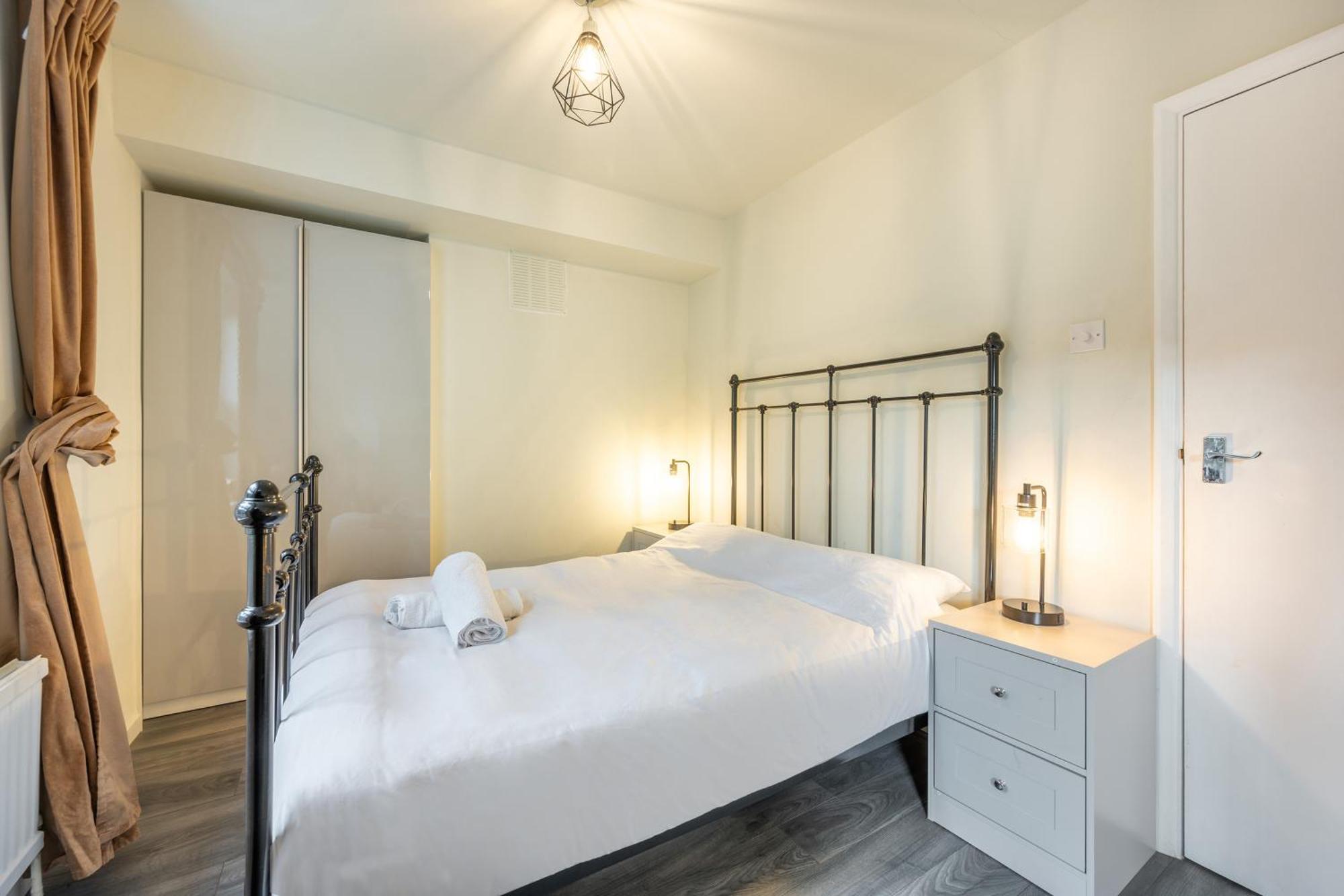 Apartment Kensington - Two Bedroom With Garden