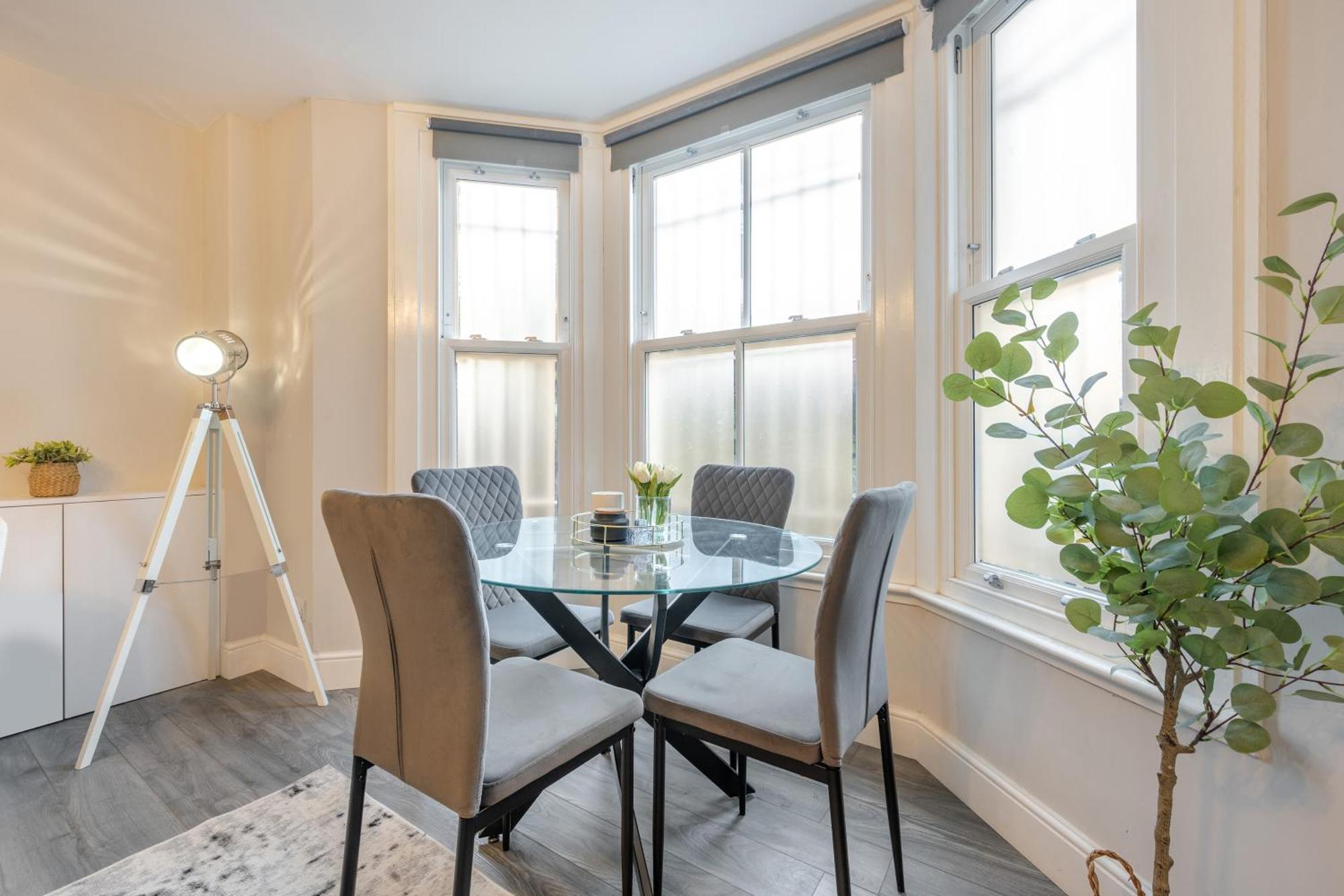 Apartment Kensington - Two Bedroom With Garden *