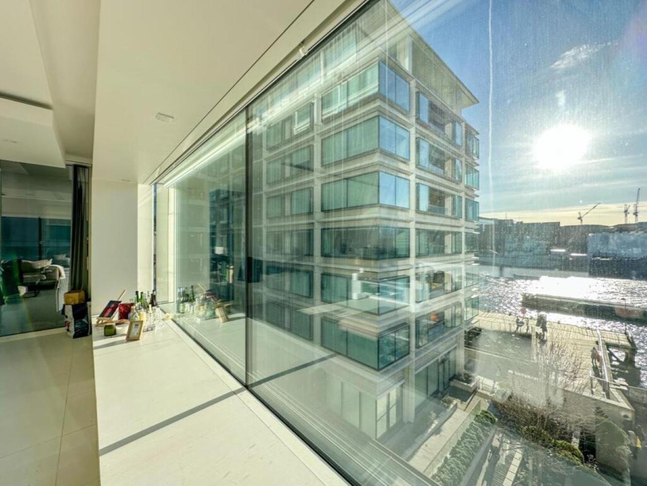 Beautiful Luxury Riverside Sleeps 8 Leilighet London