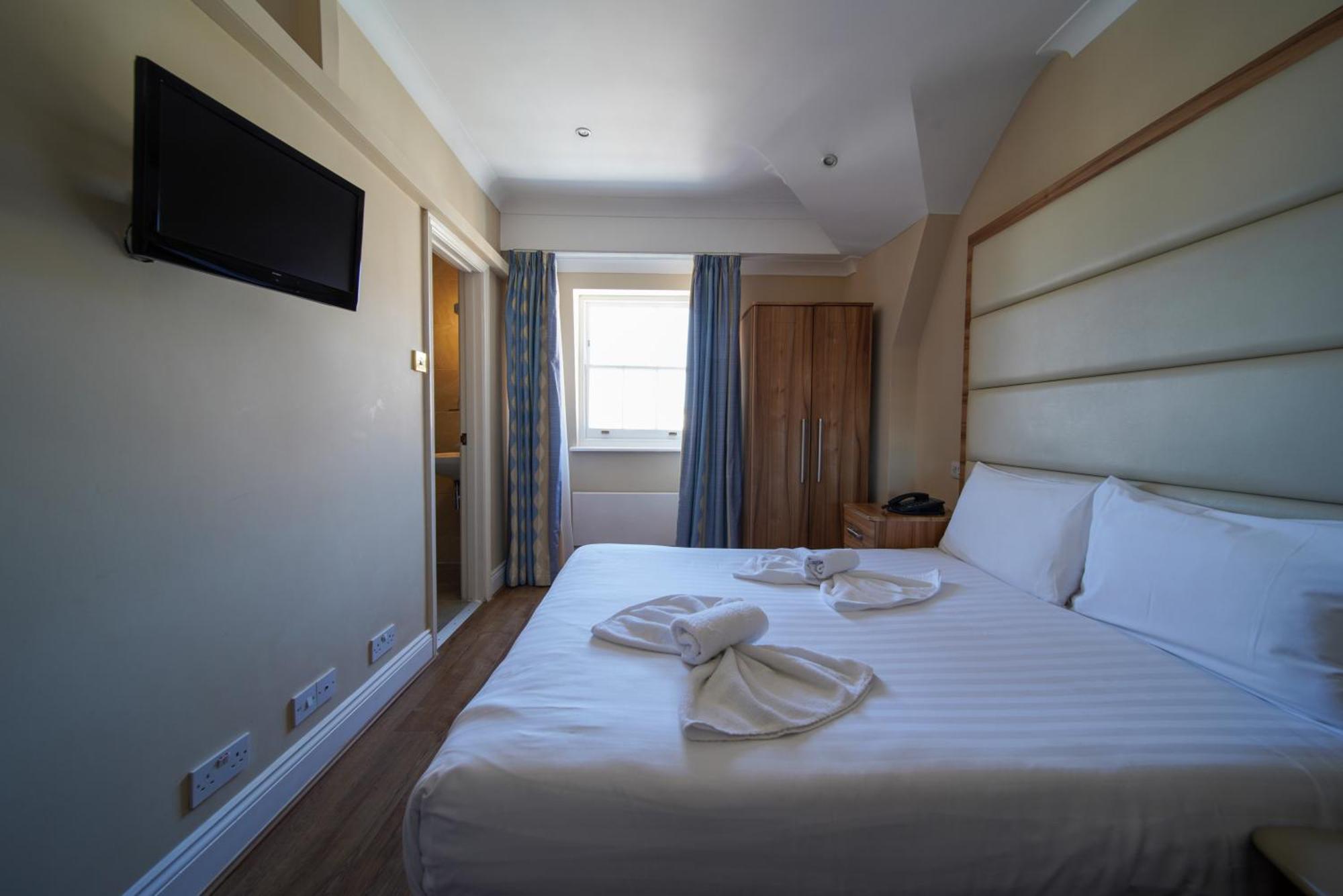 Royal Eagle 3*