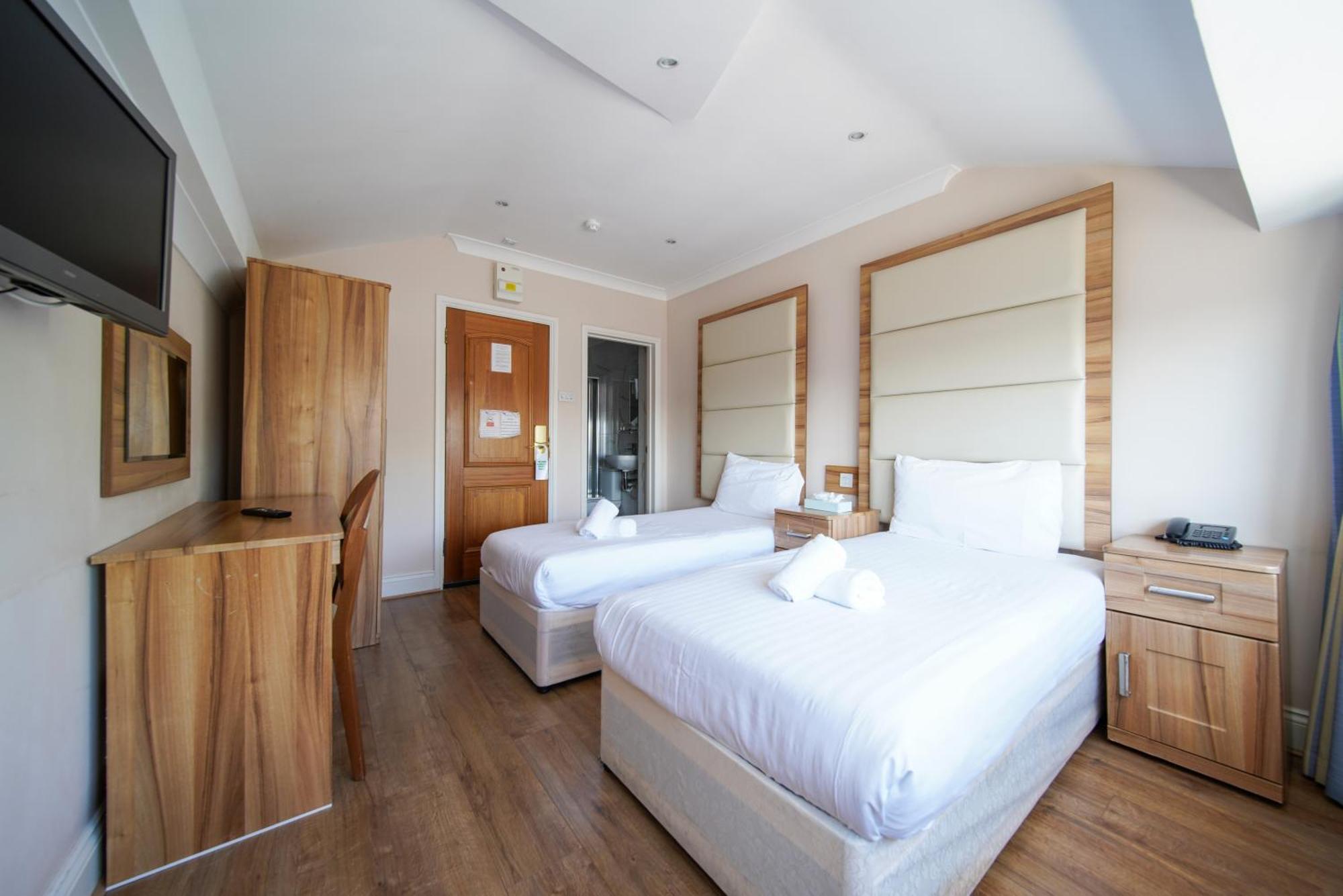 Royal Eagle 3* London
