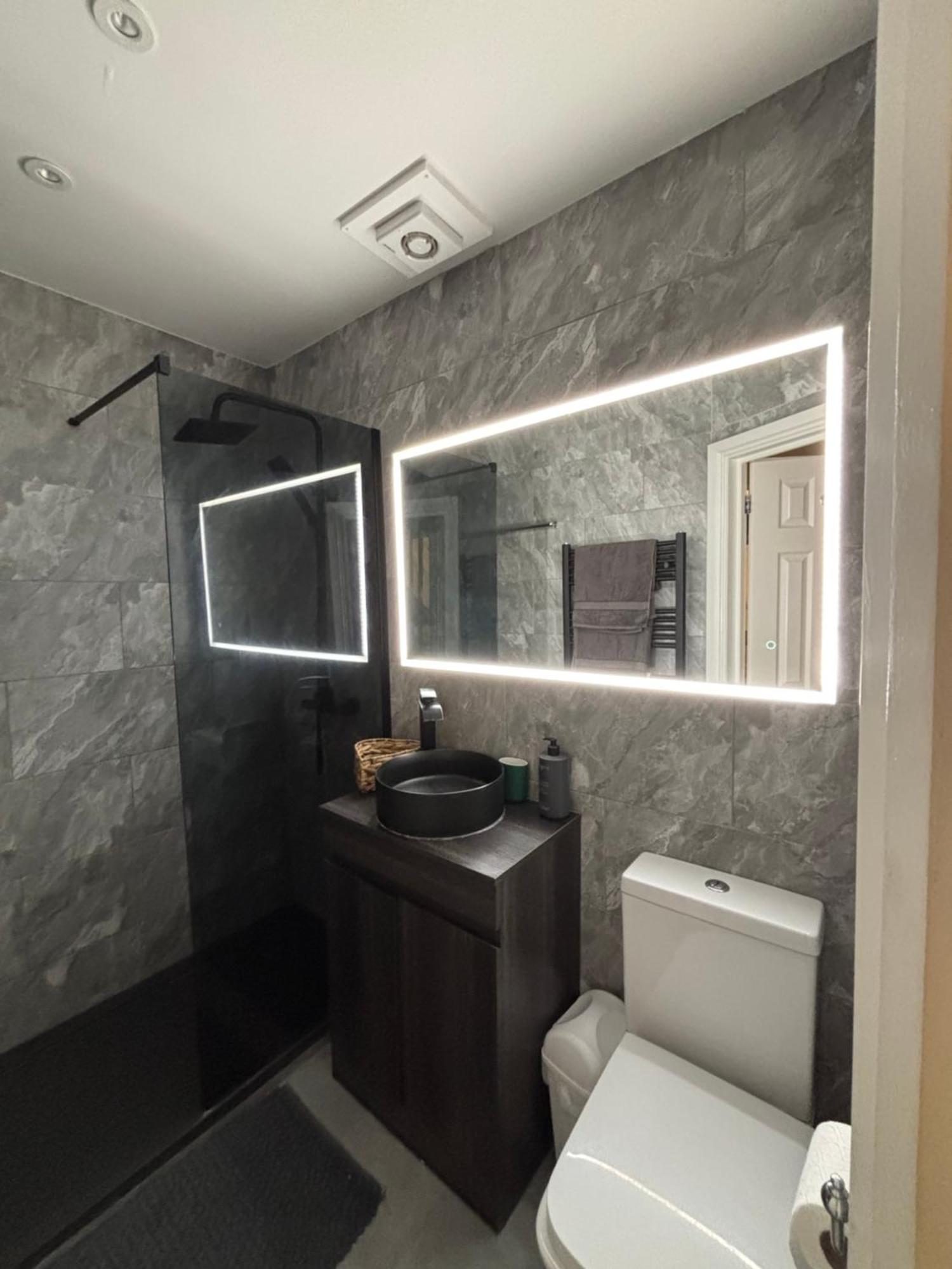 Leilighet Newly Renovated Modern In West Kensington *