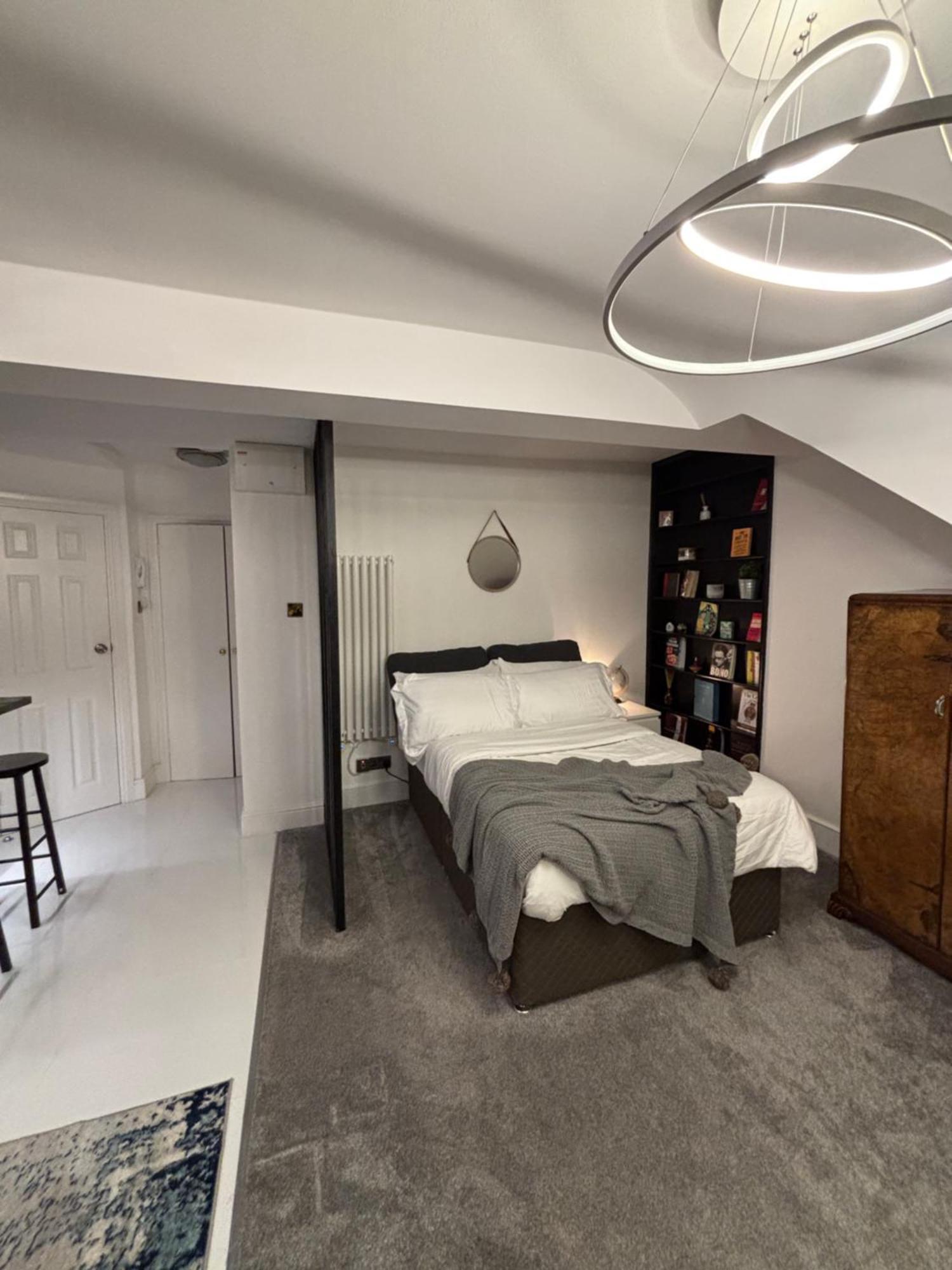 Newly Renovated Modern In West Kensington Leilighet London