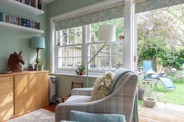 Self Contained Garden Couette-café