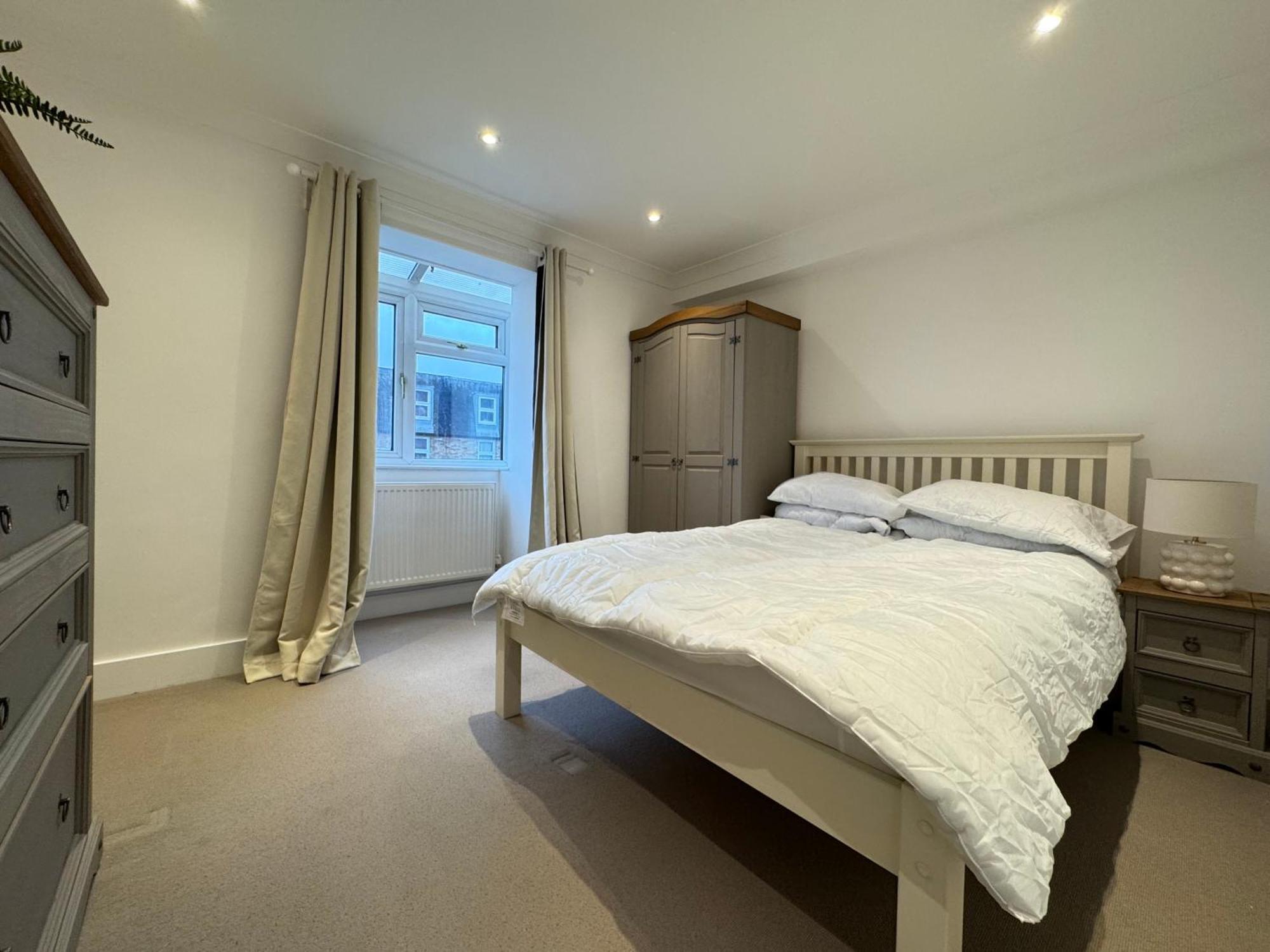 Charming 4bd 6 Mins From Nine Elms Station Holiday home