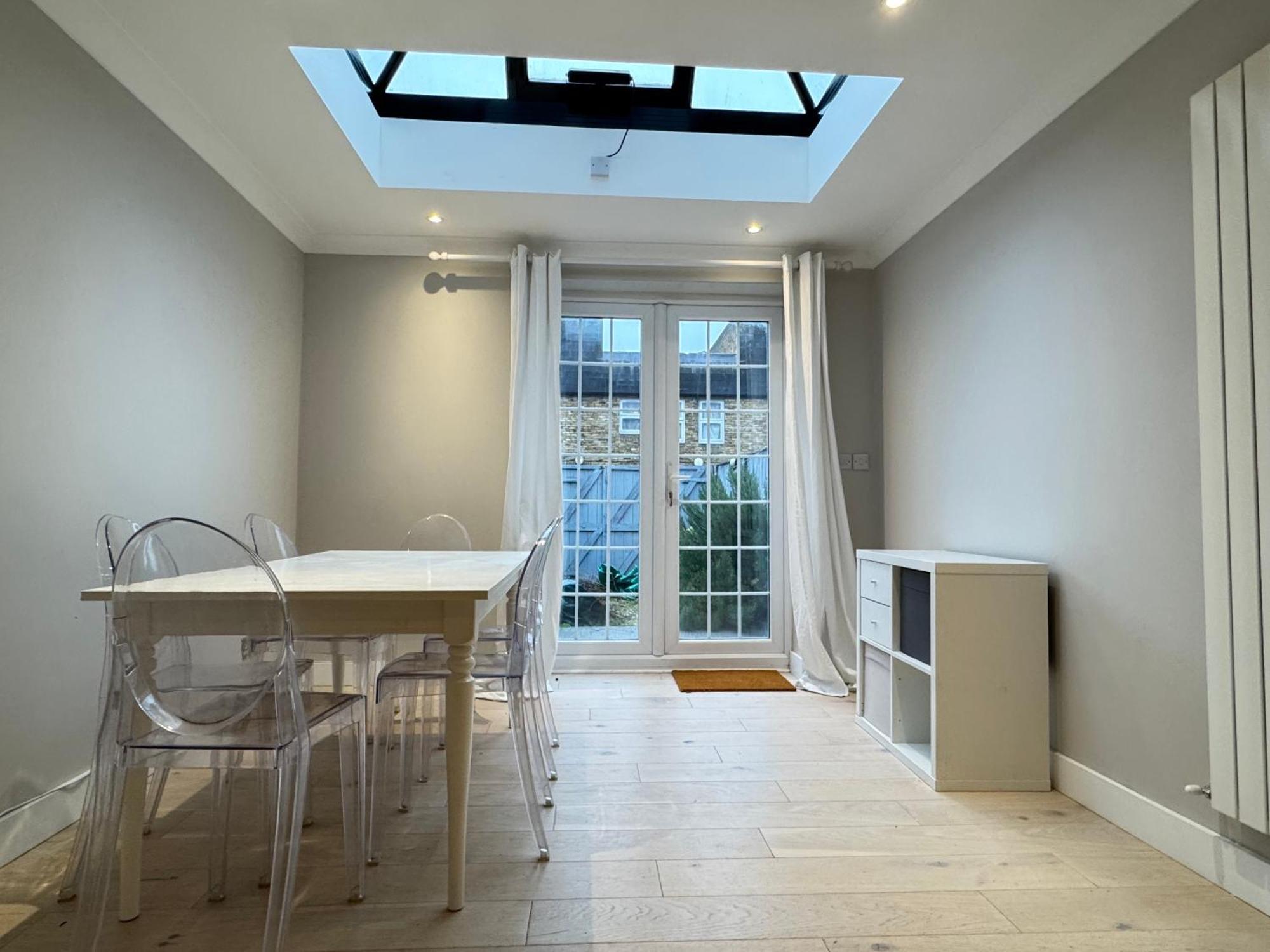 Charming 4bd 6 Mins From Nine Elms Station Holiday home *