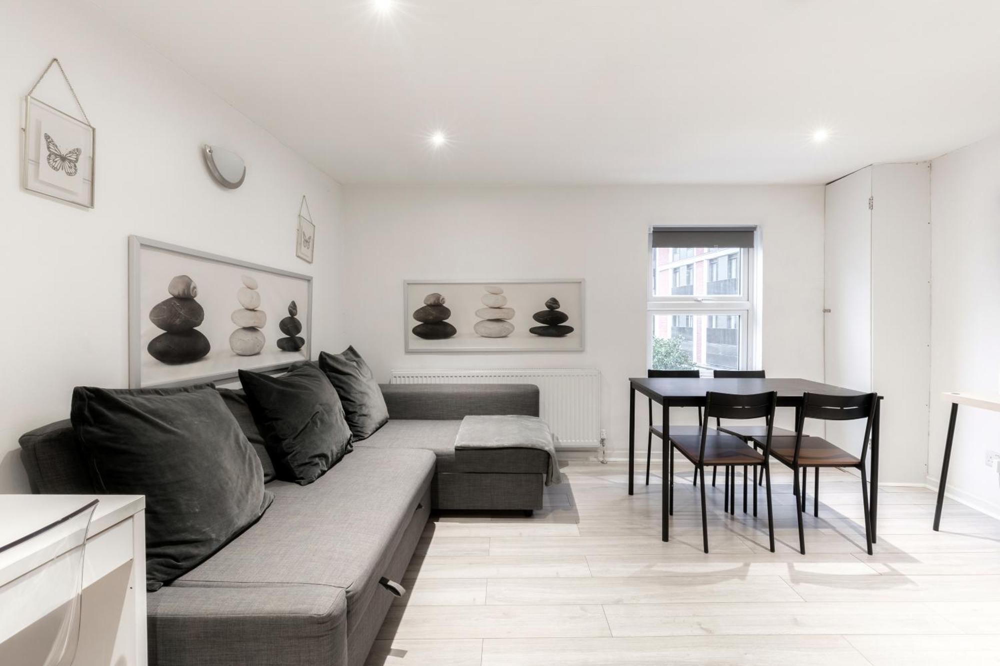 Edgware Road Apartment *