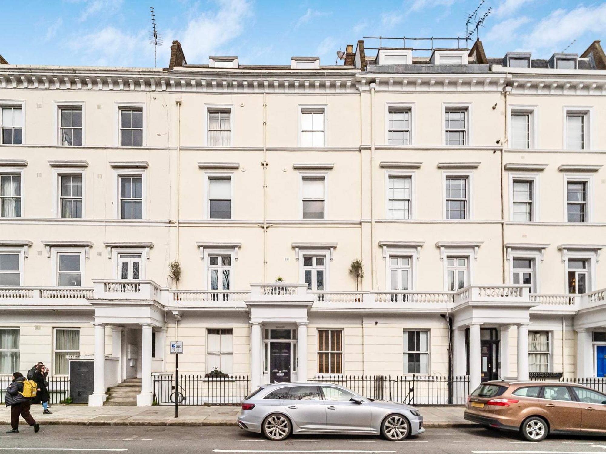 Apartment Chic & Cosy Flat With Terrace, 5-min Walk To Pimlico Tube, Pet-friendly London
