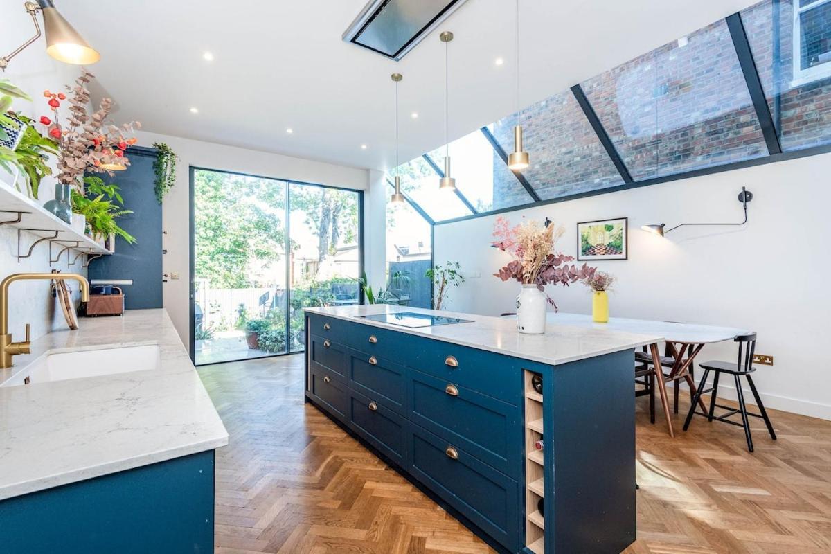 4 Bedroom Newly Renovated Semesterbostad London