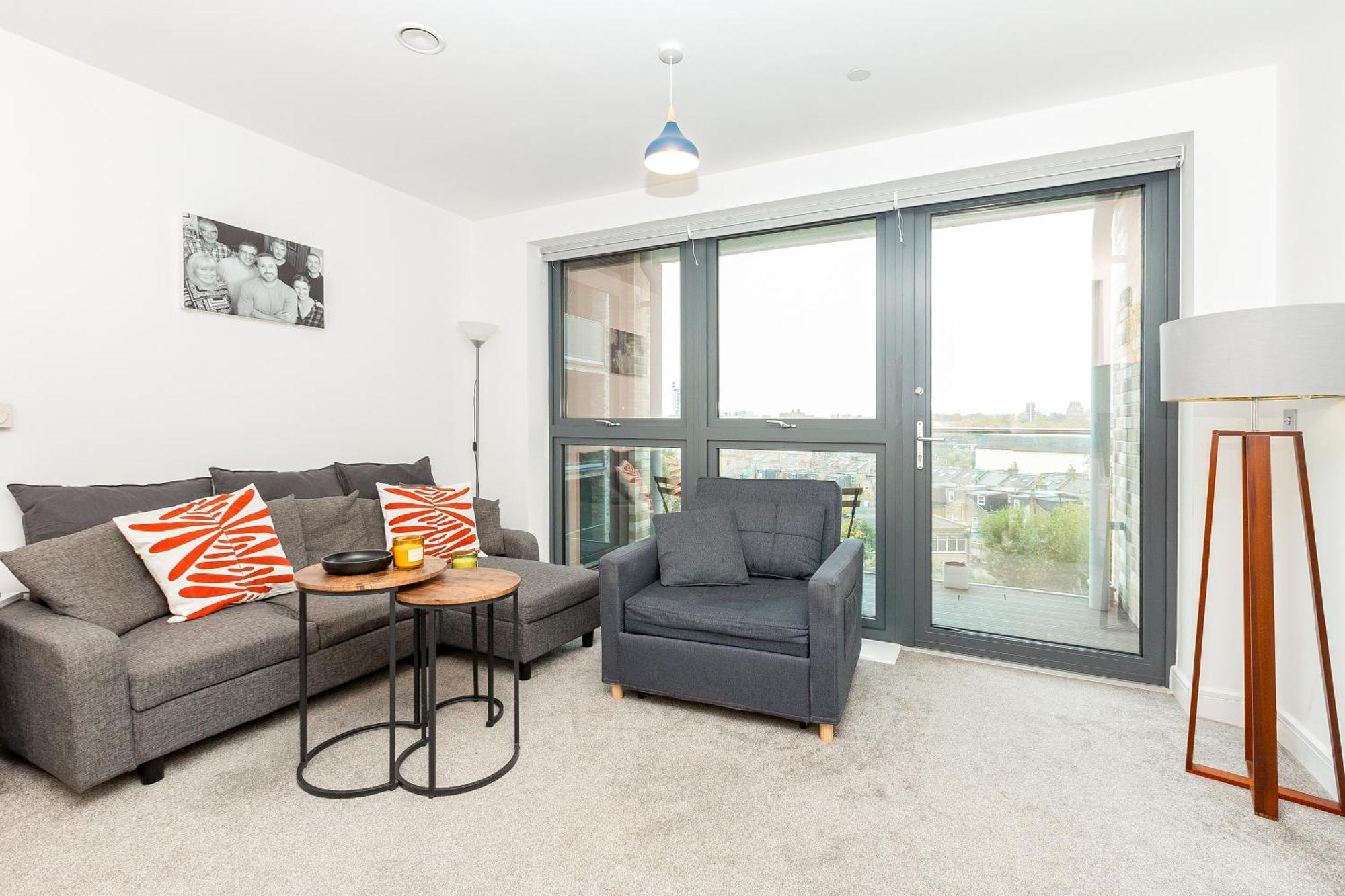Modern 1br With Balcony & View, Wandsworth * London