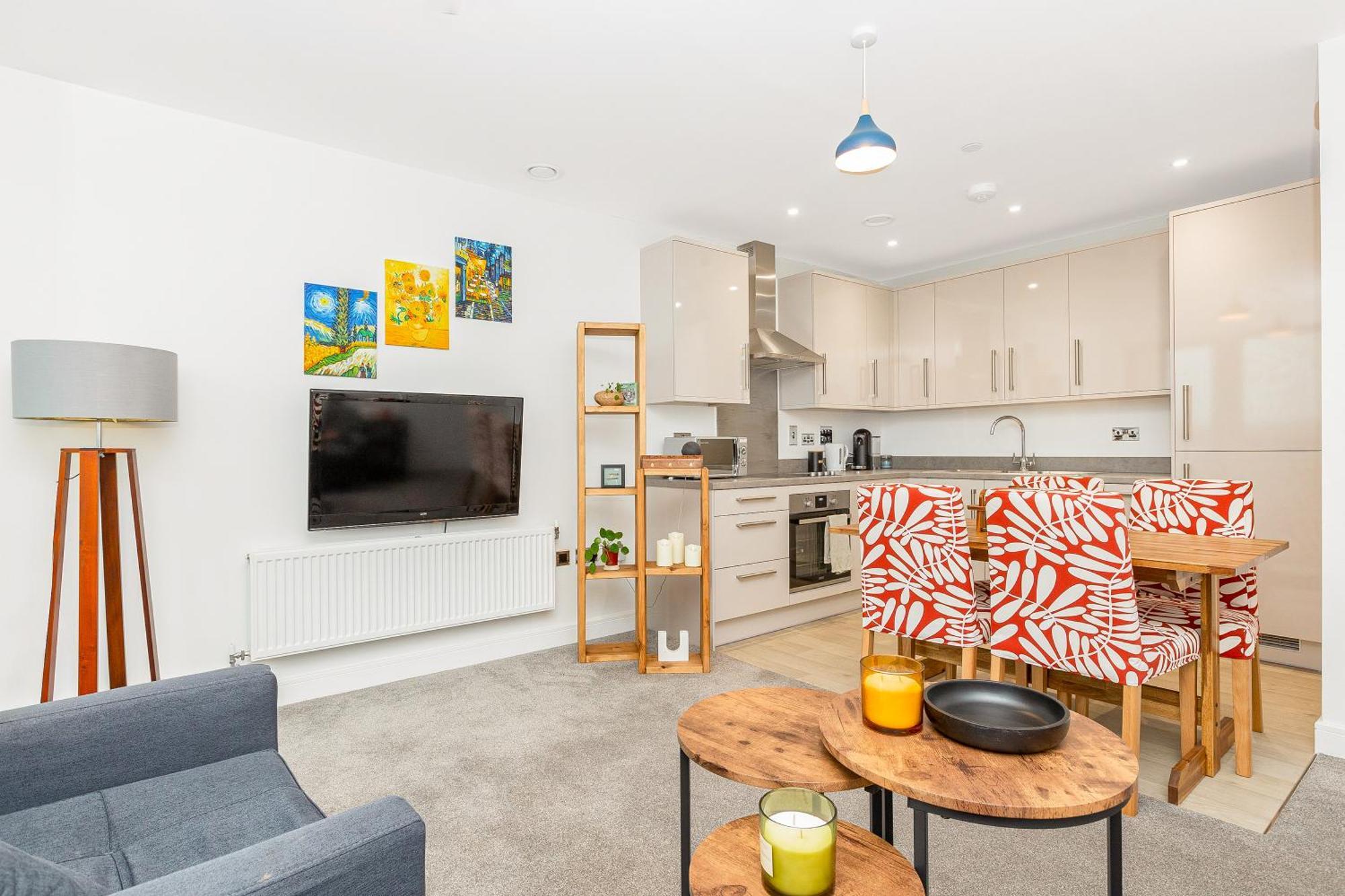 Modern 1br With Balcony & View, Wandsworth Apartment London