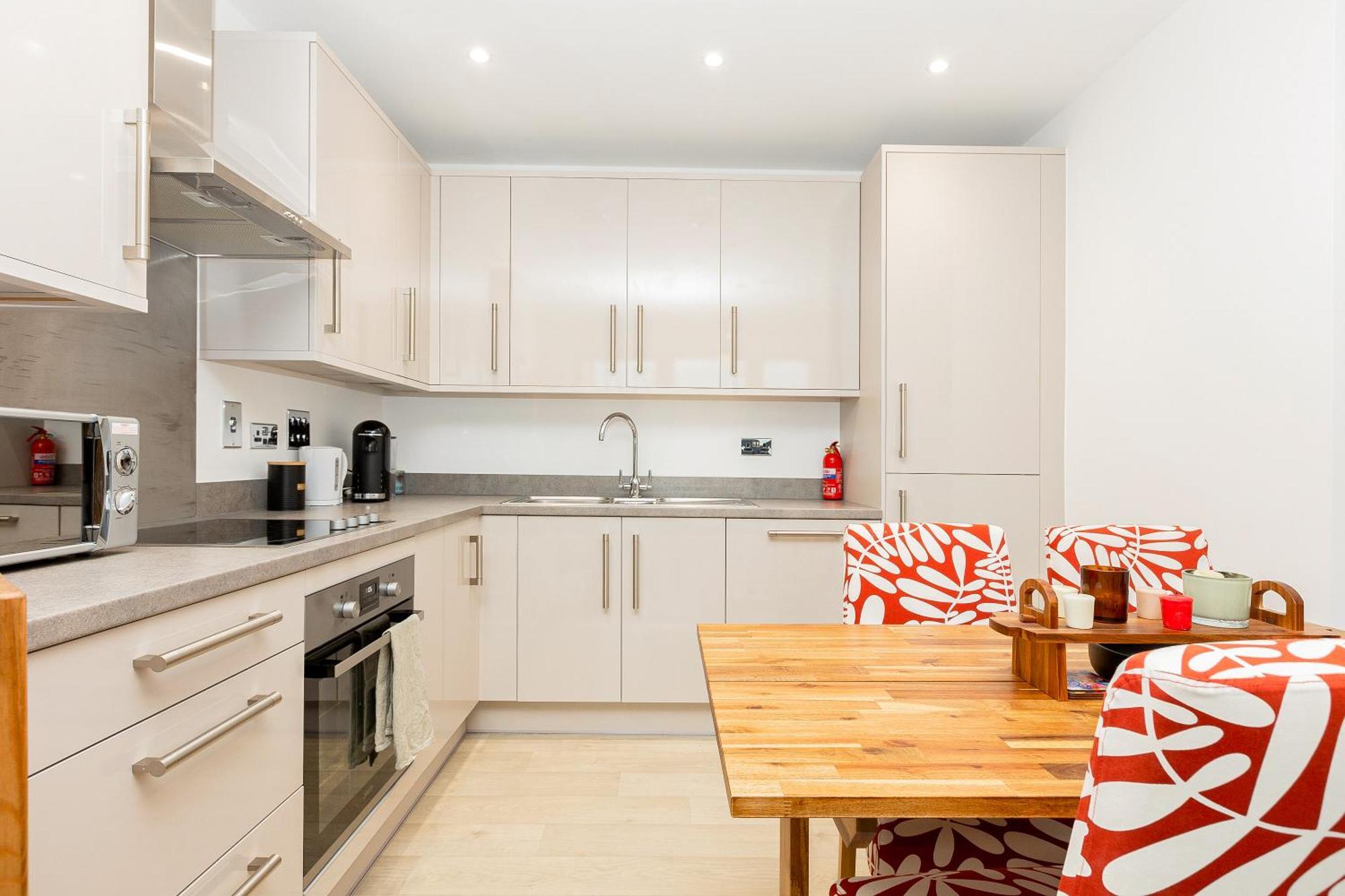 Apartment Modern 1br With Balcony & View, Wandsworth