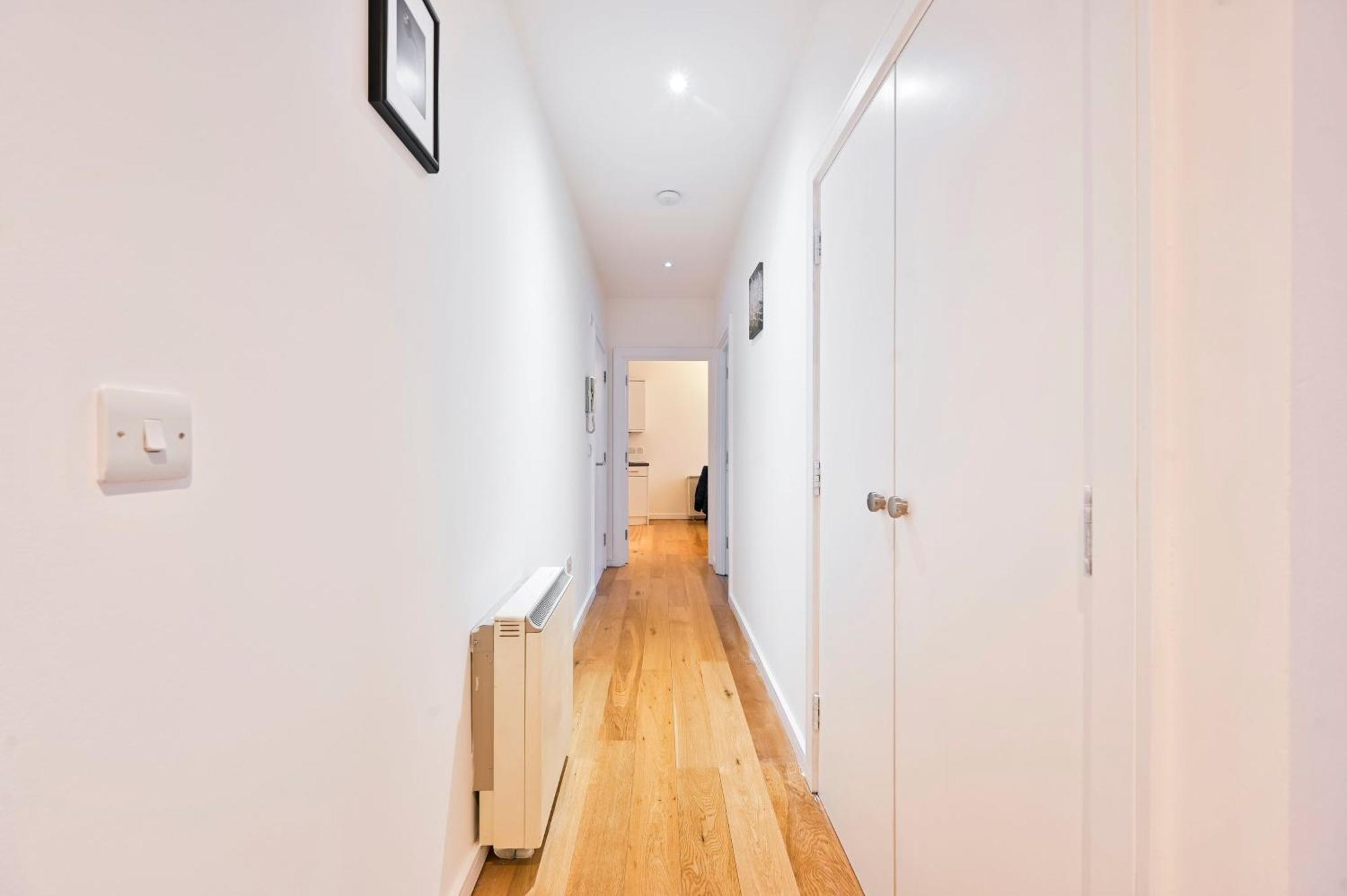 Lovely 2 Bed Tower Bridge Sleeps 6 * Londen