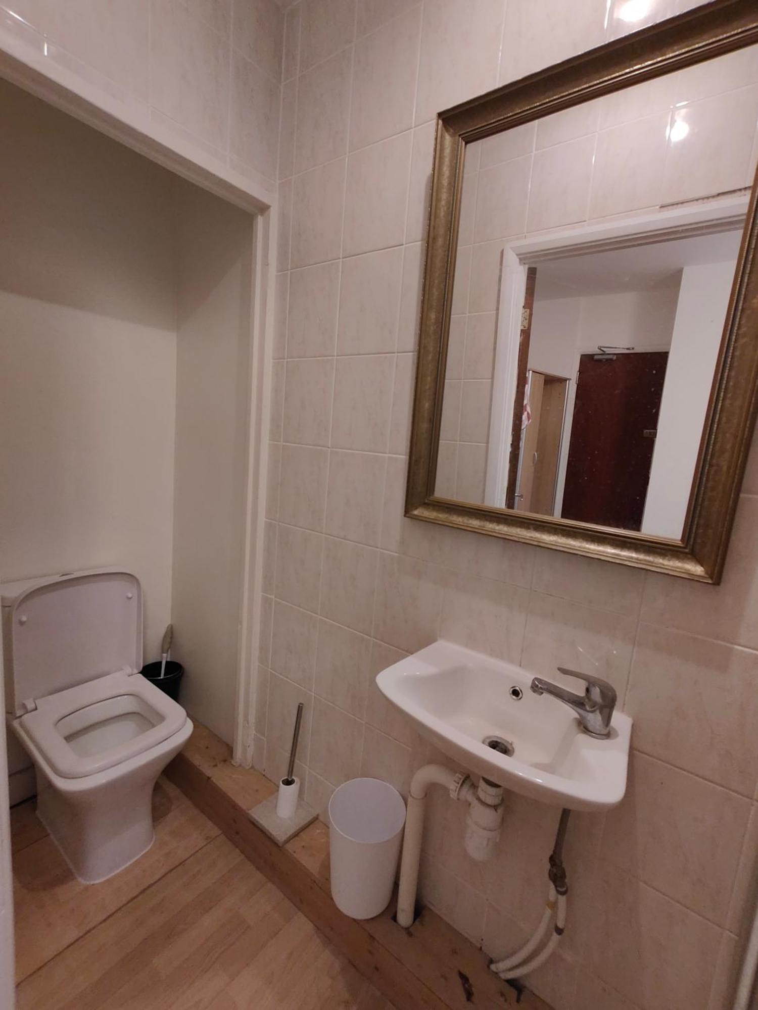 Spacious 4 Beds - Private Bathrooms In Canary Wharf Guest house *