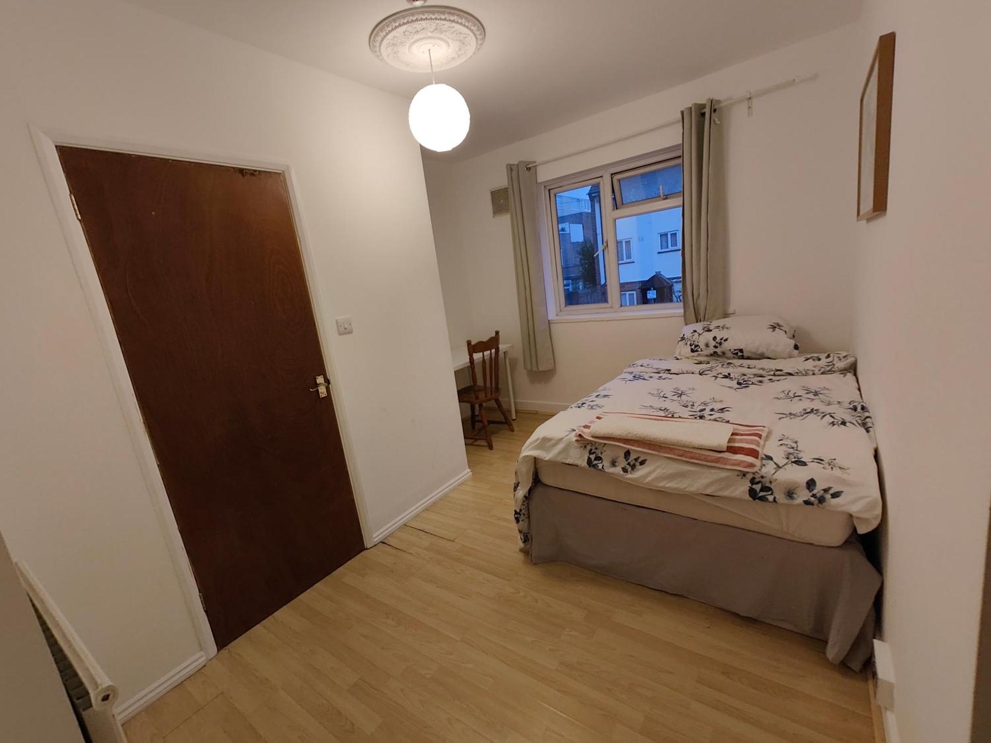 Spacious 4 Beds - Private Bathrooms In Canary Wharf Gasthof
