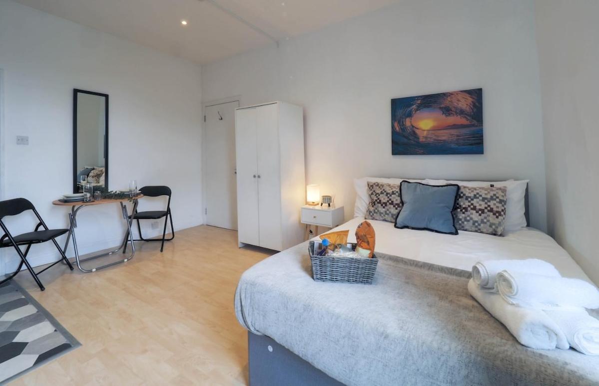 Appartement S4 Cozy Full Modern In Kilburn With Kitchen